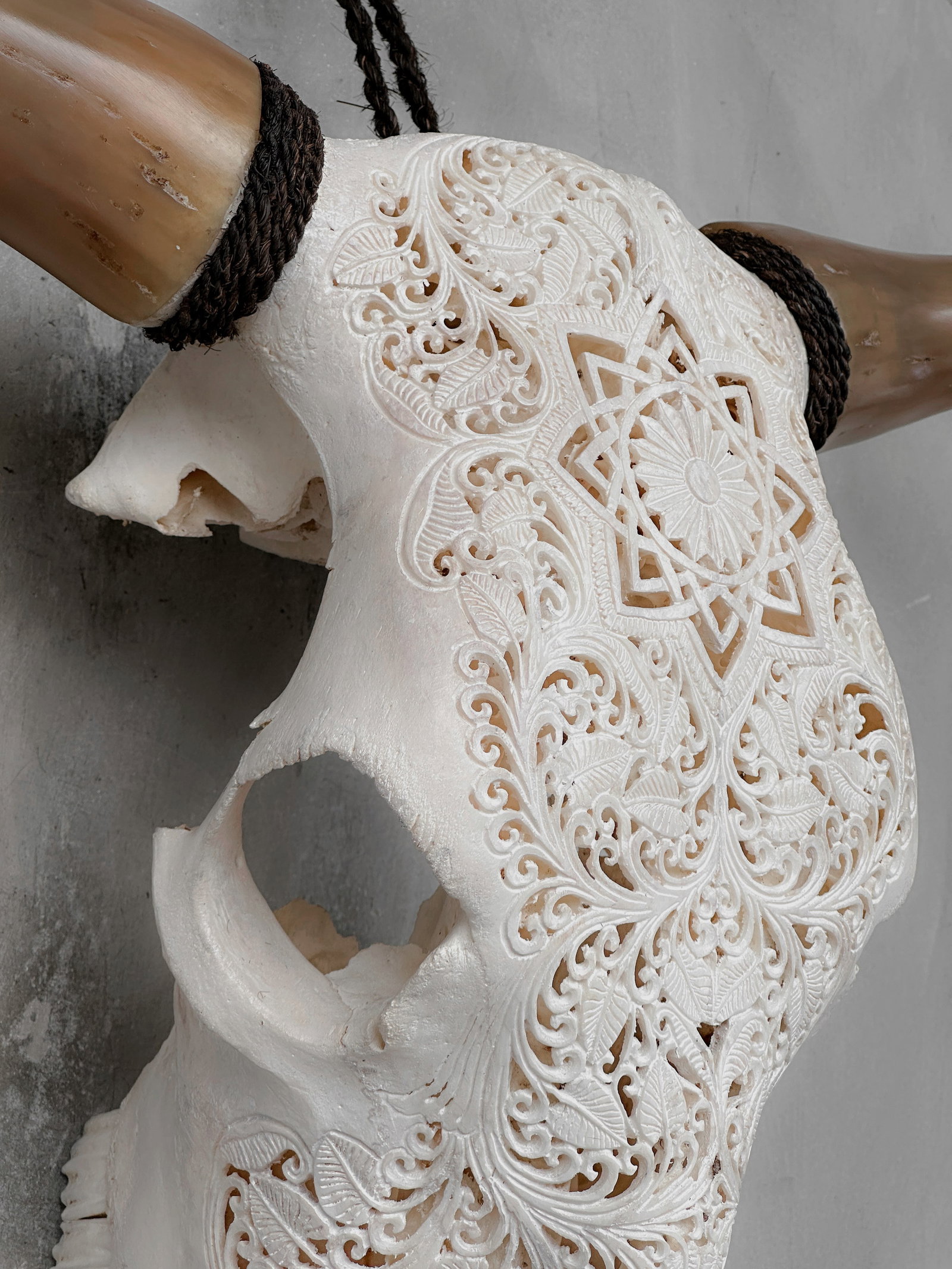Brown bull's skull - Star mandala motif with turquoise inlay - 6