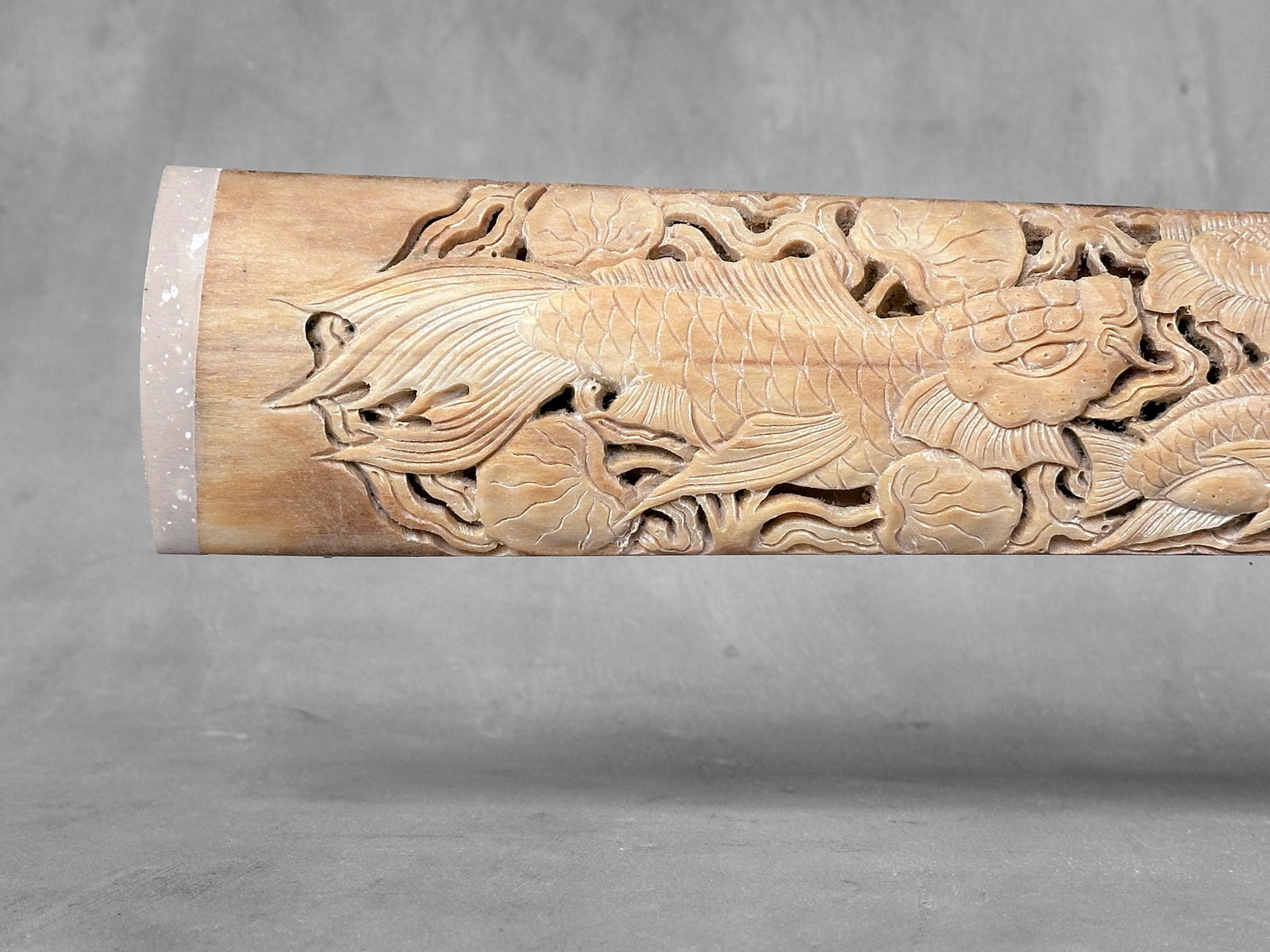 Wonderful large carved swordfish tusk - Japanese koi motif - 5