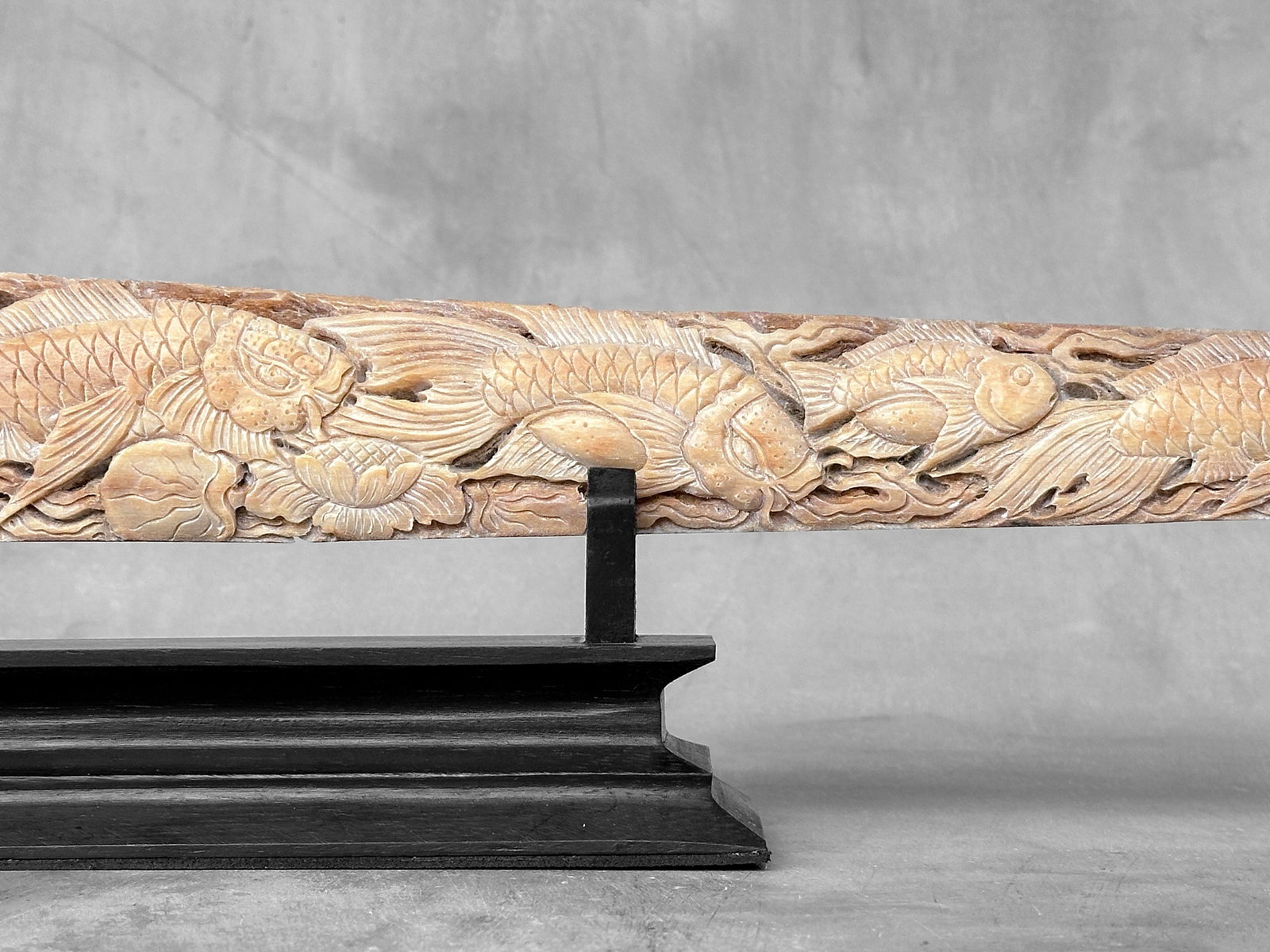 Wonderful large carved swordfish tusk - Japanese koi motif - 8