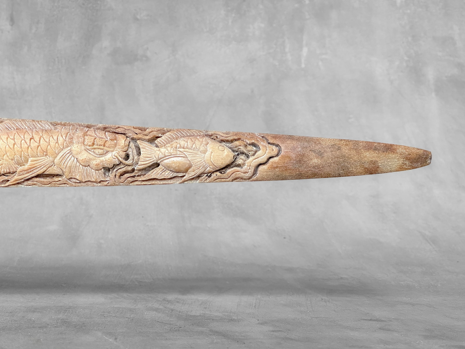Wonderful large carved swordfish tusk - Japanese koi motif - 9