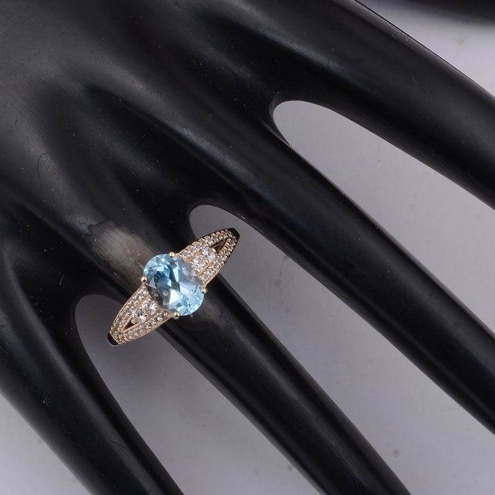 1.75 Ct Oval Blue Topaz 9K Gold Ring - 2