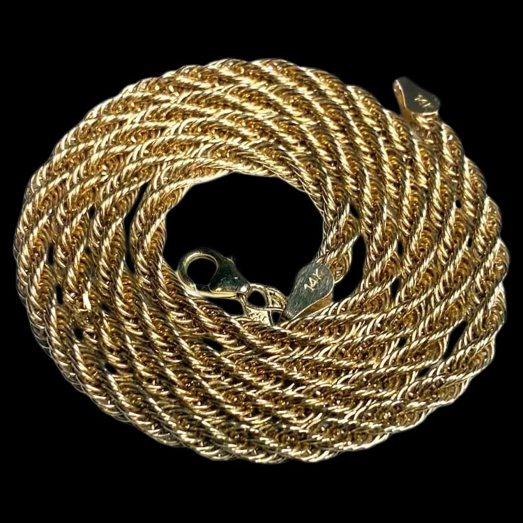 Estate 14k Gold Rope Chain Necklace EG Peru 18 inches: Title: Estate 14k Gold Rope Chain Necklace EG Peru 18 inches Description: Estate 14k Gold Rope Chain Necklace EG Peru. Hallmarked: 14k Peru EG. Weighs: 6 grams. Measures: 18 inches length