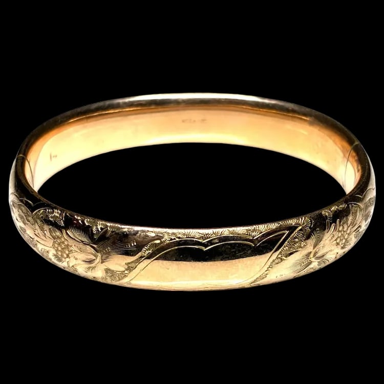Vintage ACCO 1-20 Gold Filled Etched Bangle: Title: Vintage ACCO 1-20 Gold Filled Etched Bangle Description: Vintage ACCO 1-20 Gold Filled Etched Bangle Date/Period: Vintage Materials: Hallmarked: ACCO 1-20 Size: Weighs: 22 grams, Measures