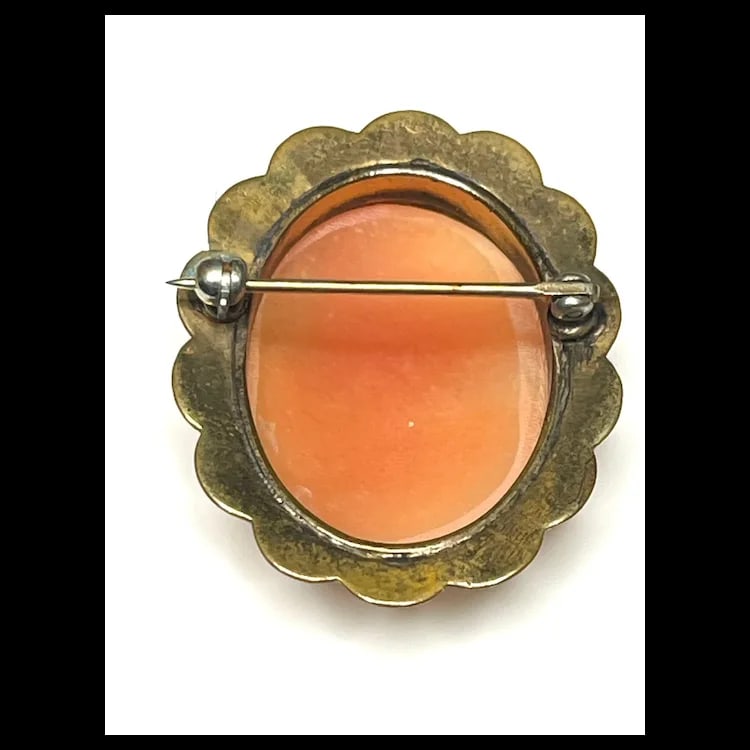 Vintage Shell Cameo Scalloped Brooch - 6