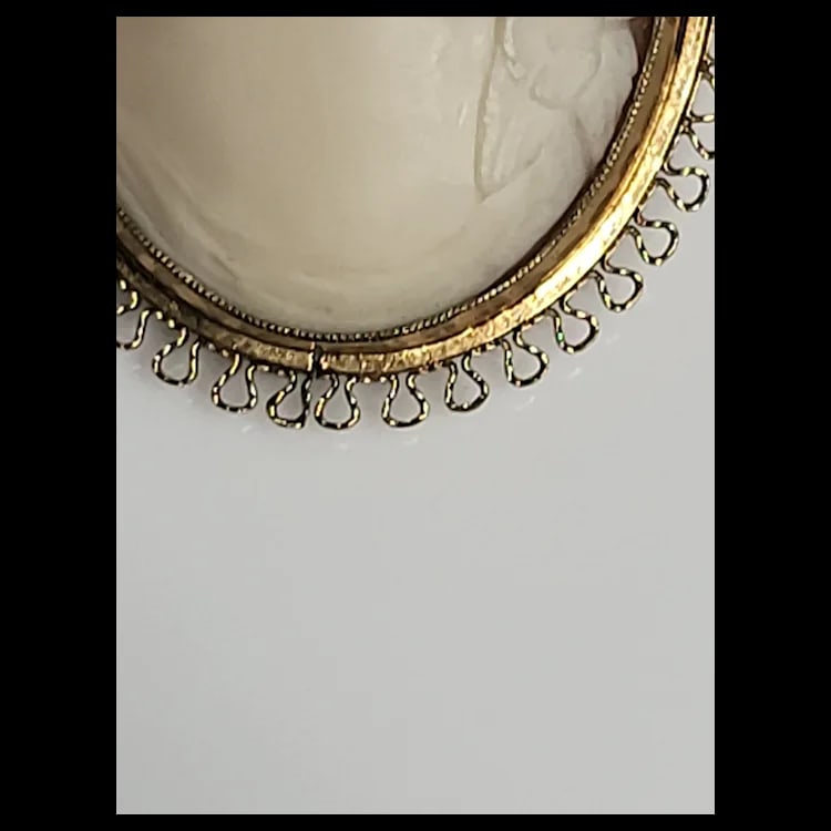 Vintage Gold 12k Handcarved Shell Cameo Pendant/Brooch Lace Detail - 4