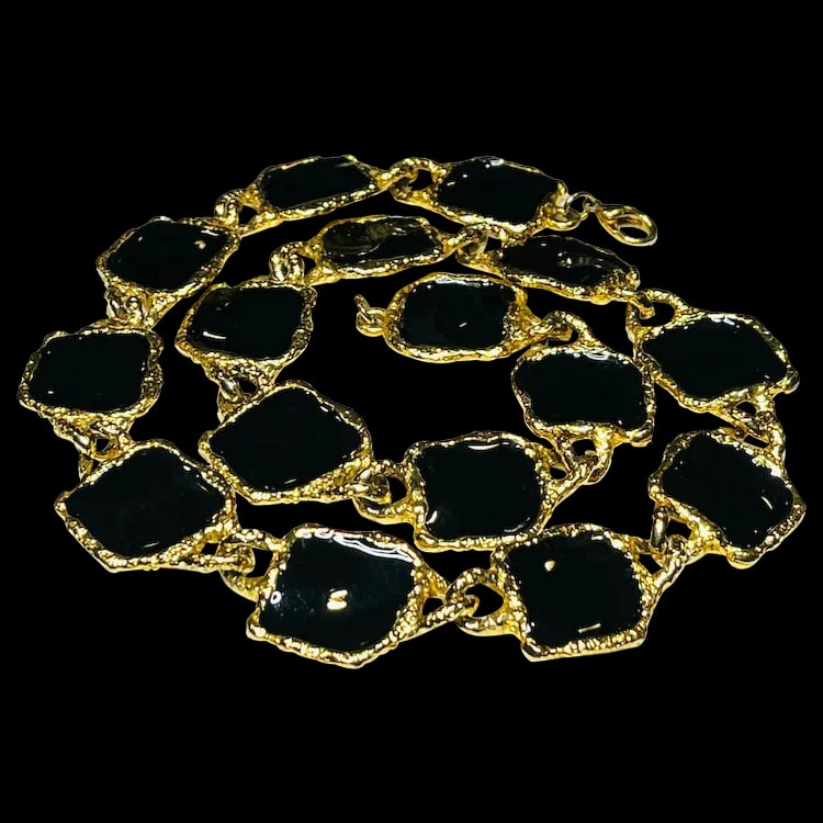 Vintage Gold Tone and Black Enamel Necklace: Title: Vintage Gold Tone and Black Enamel Necklace Description: Vintage Gold Tone and Black Enamel Necklace Length 20.5 inches Date/Period: vintage Materials: Gold Tone Metal and Enamel Size: Length