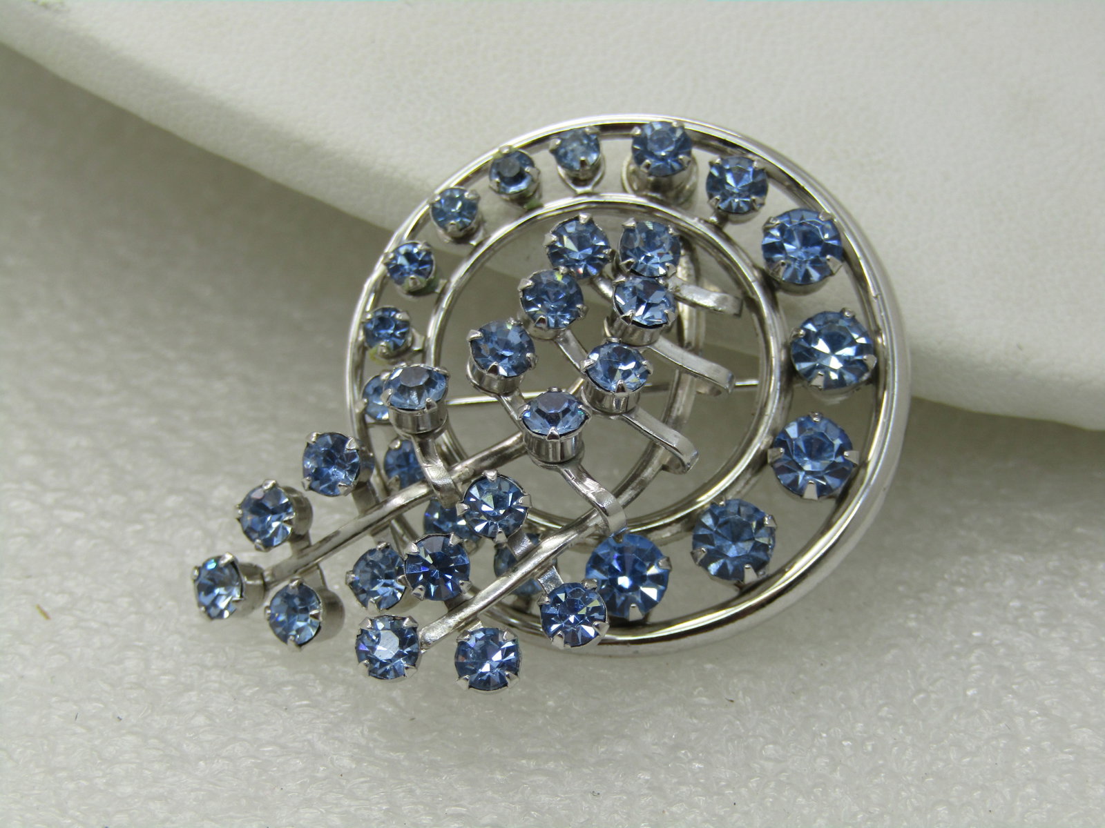 Vintage Blue Rhinestone Circle & Trail Brooch, 1960's, 1.75", Silver Tone - 3