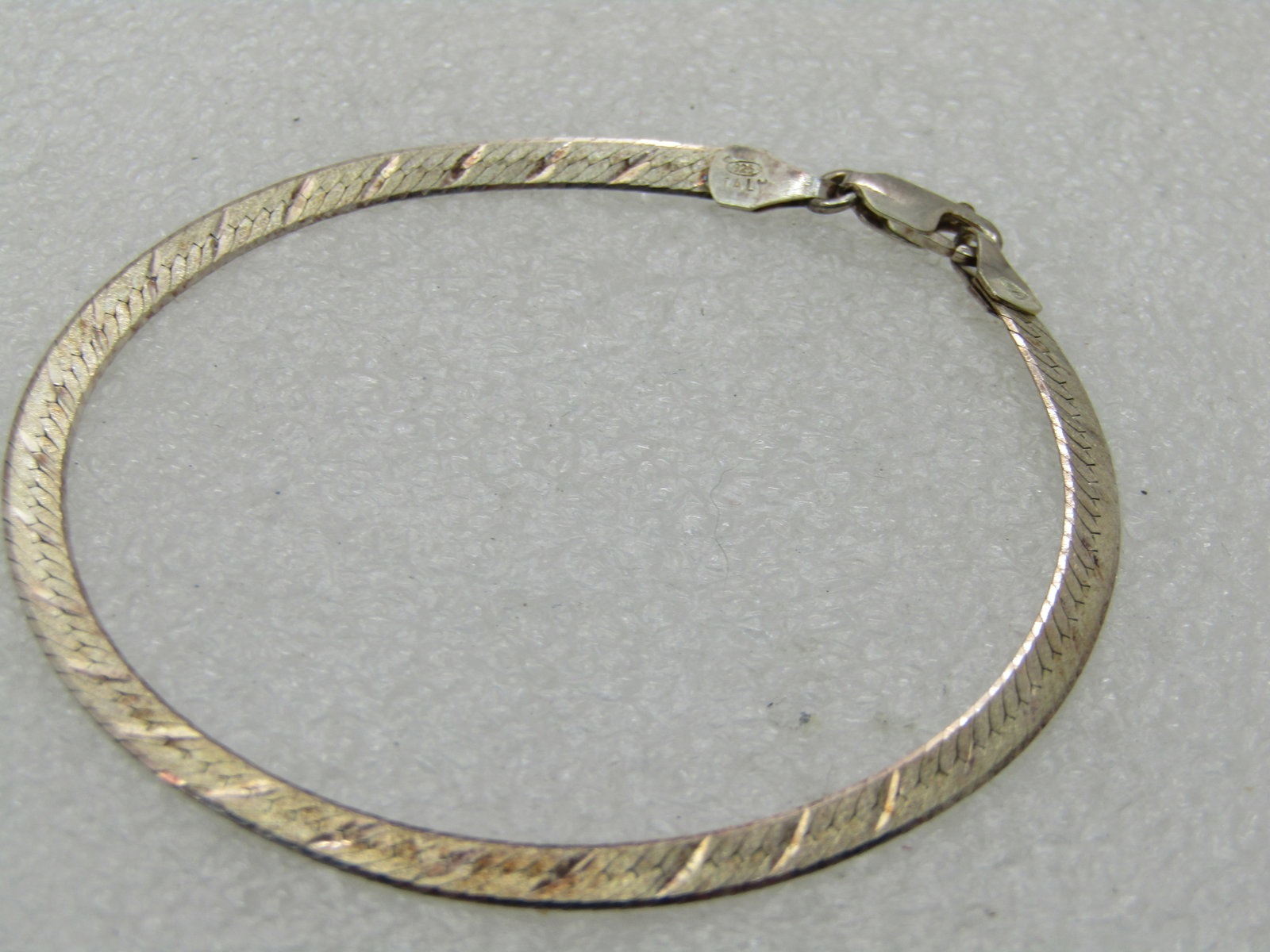 Vintage Sterling Herringbone Bracelet, 3mm Etched/Herringbone, Signed OR, 7" - 4