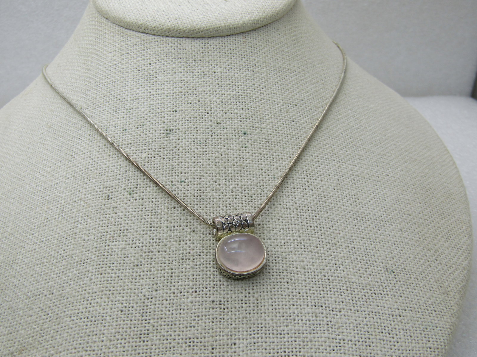 Vintage Silver Tone White Stone Necklace, Bali-Style 16" - 3