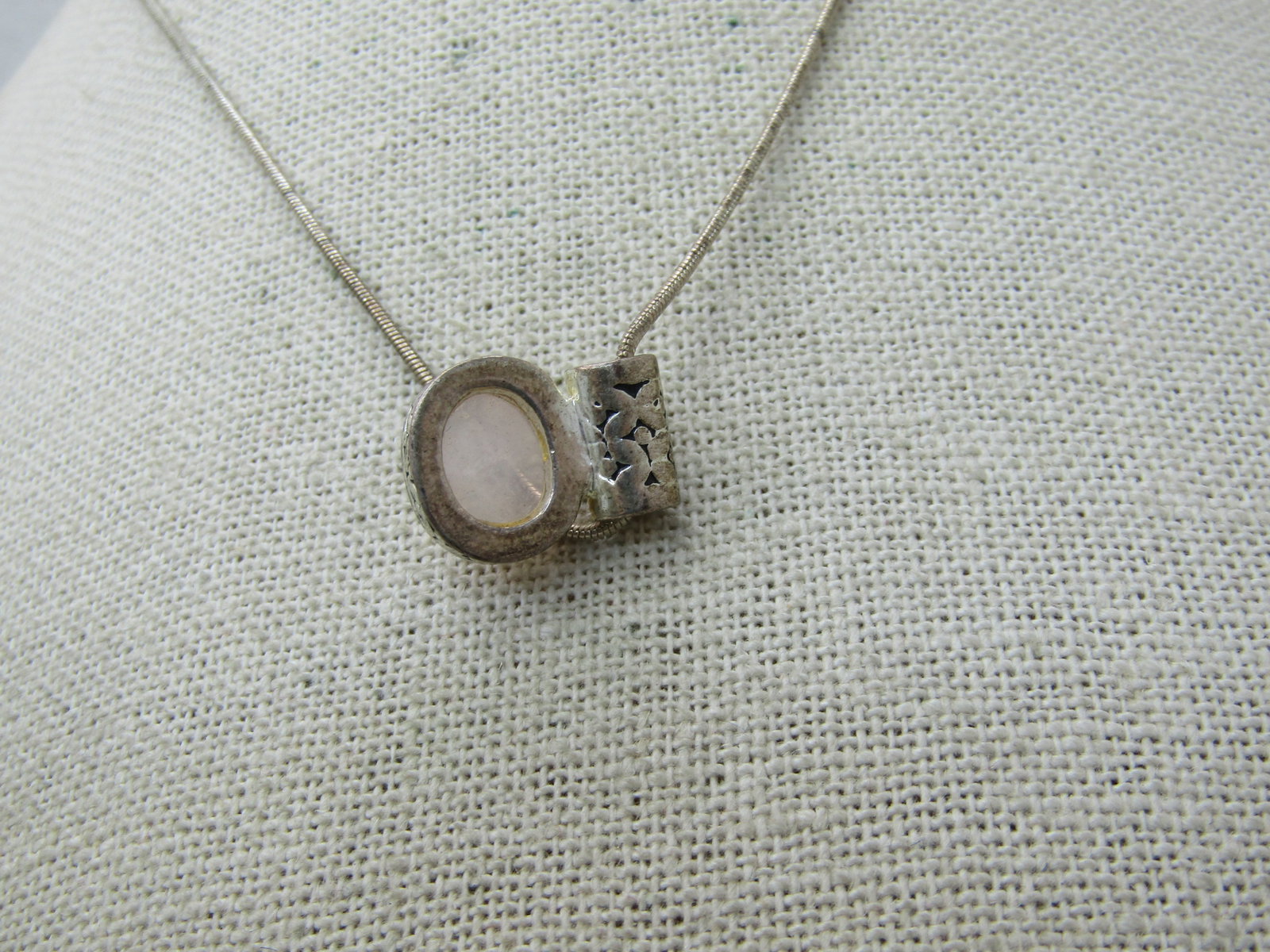 Vintage Silver Tone White Stone Necklace, Bali-Style 16" - 4