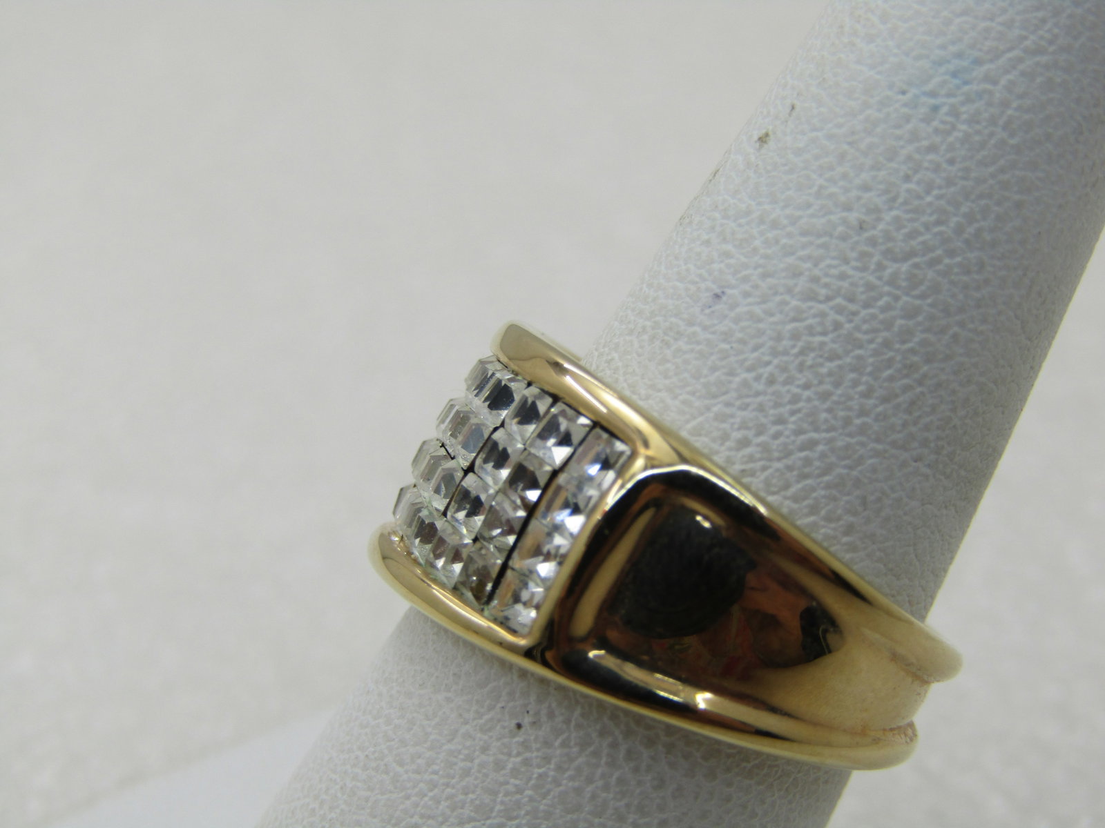 Vintage Joan Rivers Two-Tone Micro Crystal Band Ring, Sz. 8.25. - 3