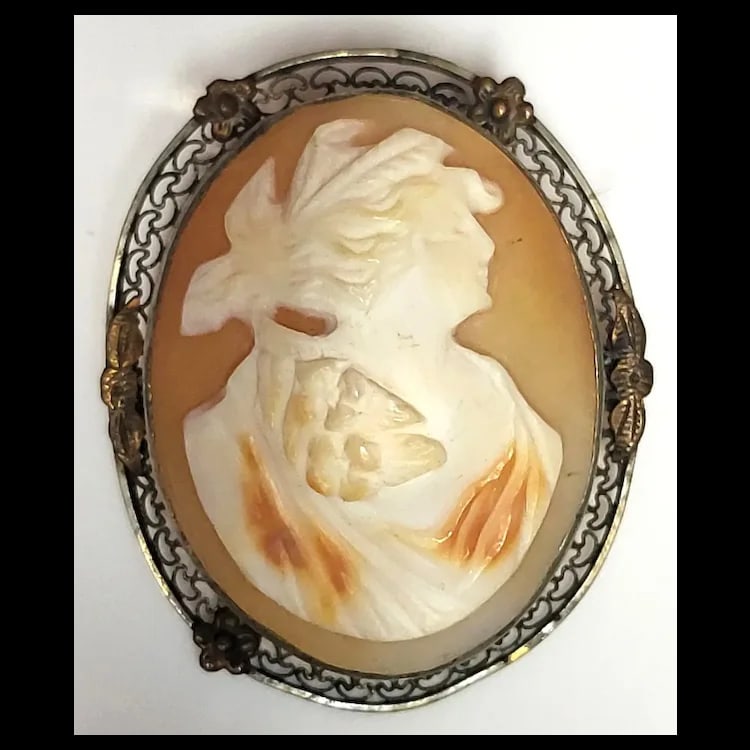 Large Vintage Hand-Carved Shell Cameo Filigree Brooch - 2