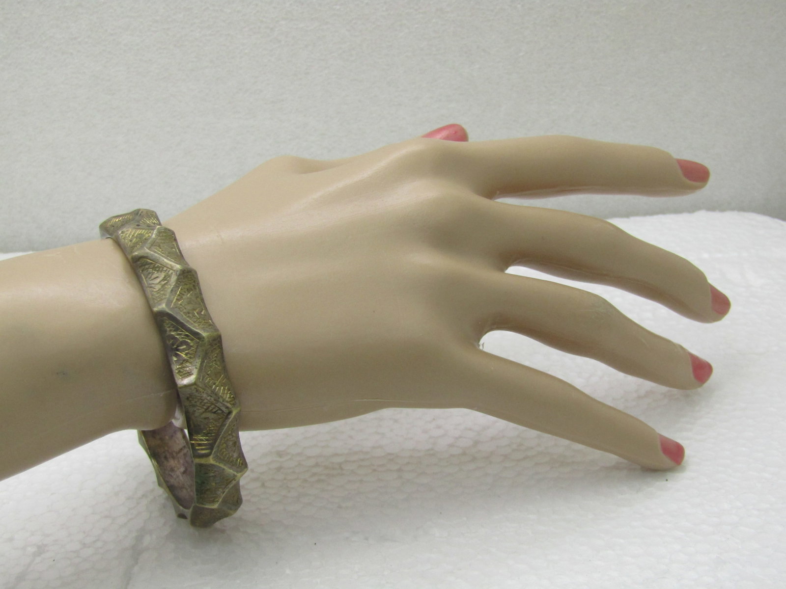 Vintage Curved Notched India Bangle Bracelet, 8.25", 1960's - 5