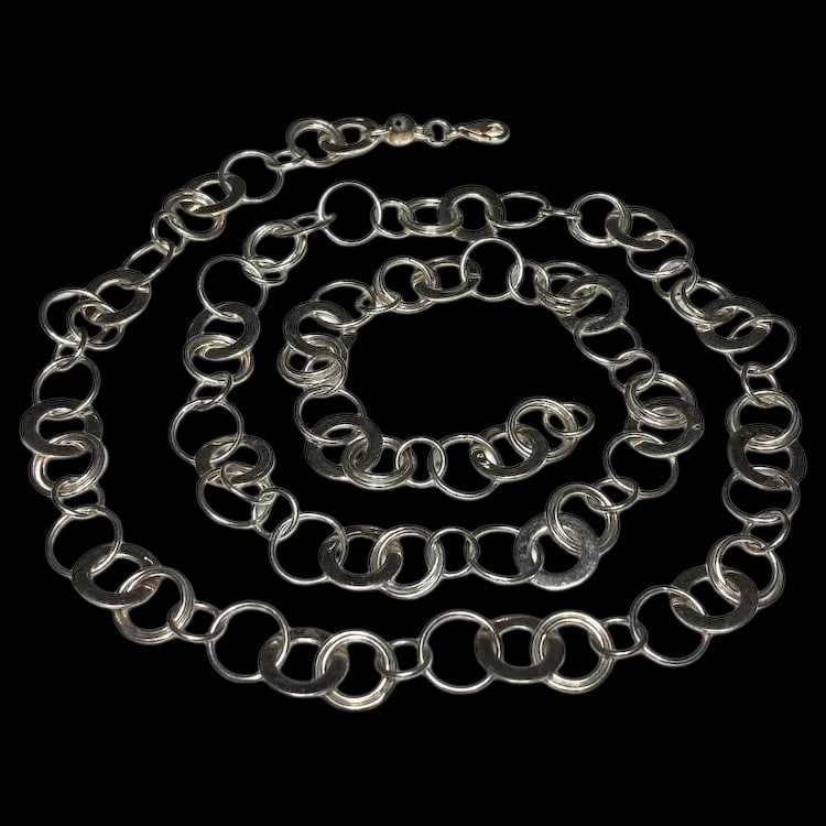 Vintage Sterling Silver Circle Link Extra Long Necklace: Title: Vintage Sterling Silver Circle Link Extra Long Necklace Description: Vintage Sterling Silver Circle Link Extra Long Necklace Date/Period: Vintage Materials: Hallmarked: 925 Size: Weighs: 46 gra