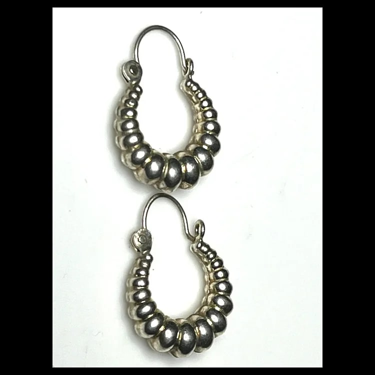 Vintage Sterling Silver Shrimp Hoop Earrings - 5