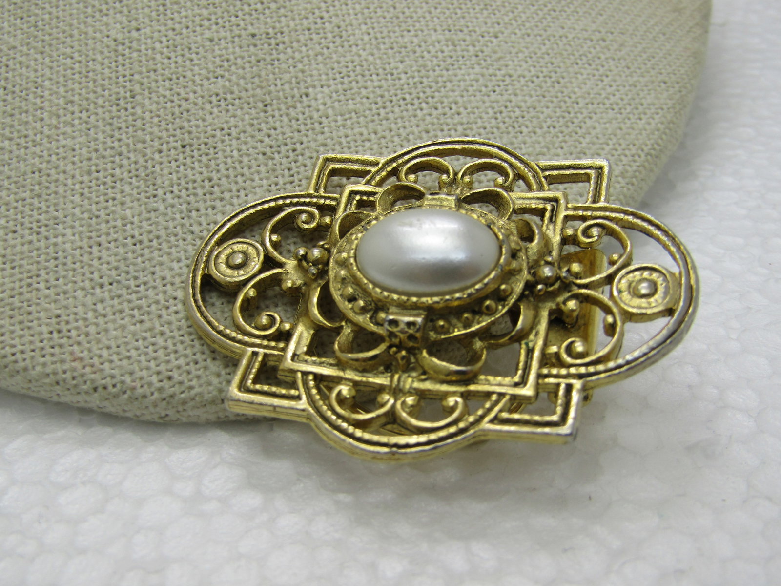 Vintage Victorian Themed Faux Pearl Scarf Clip, 2", Gold Tone - 2