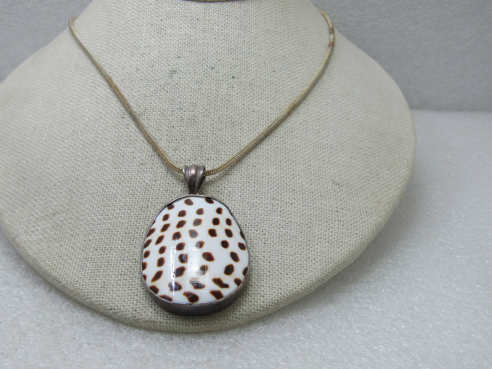 Vintage Sterling Silver Spotted Shell Necklace, 19", Snake Chain - 2