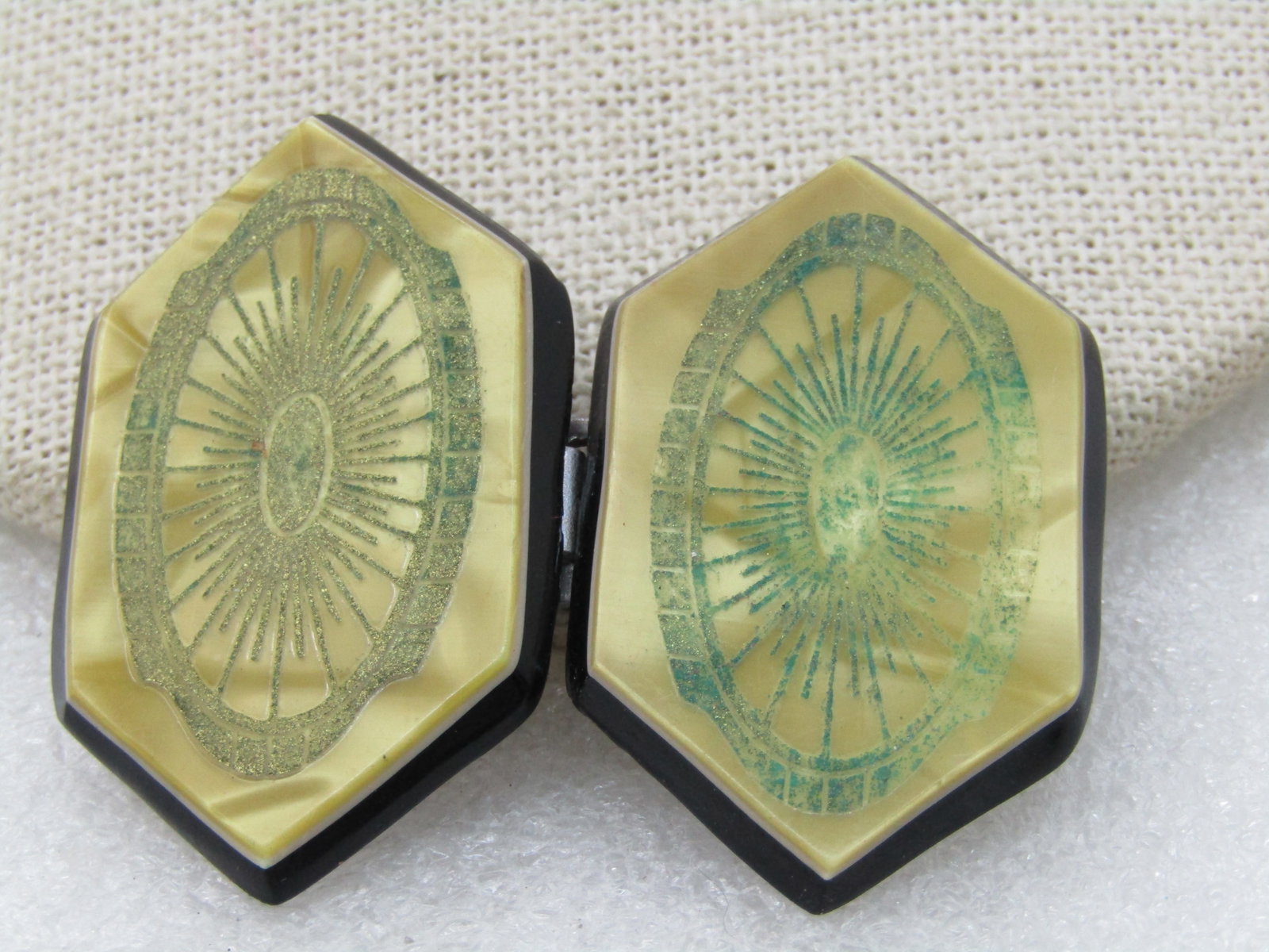 Vintage 1930's-1940's Green Buckle Set, Pointed, Plastic - 2