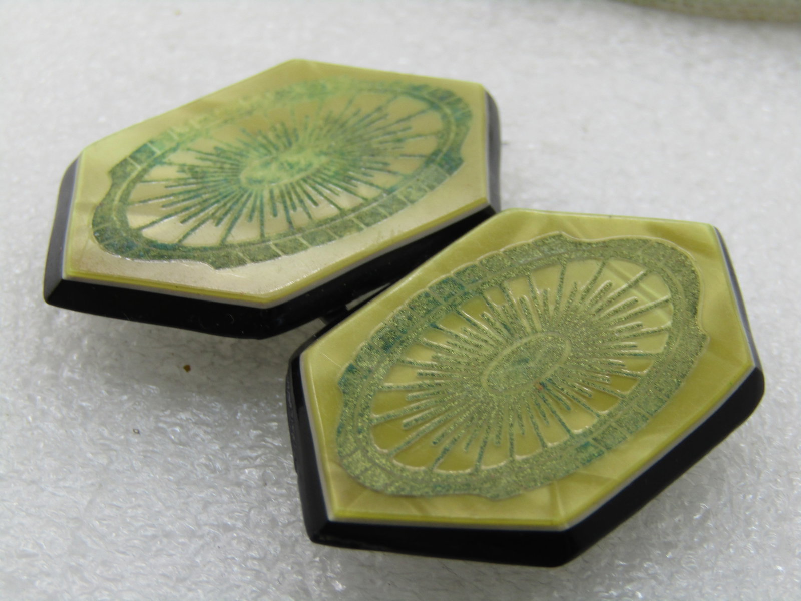 Vintage 1930's-1940's Green Buckle Set, Pointed, Plastic - 5