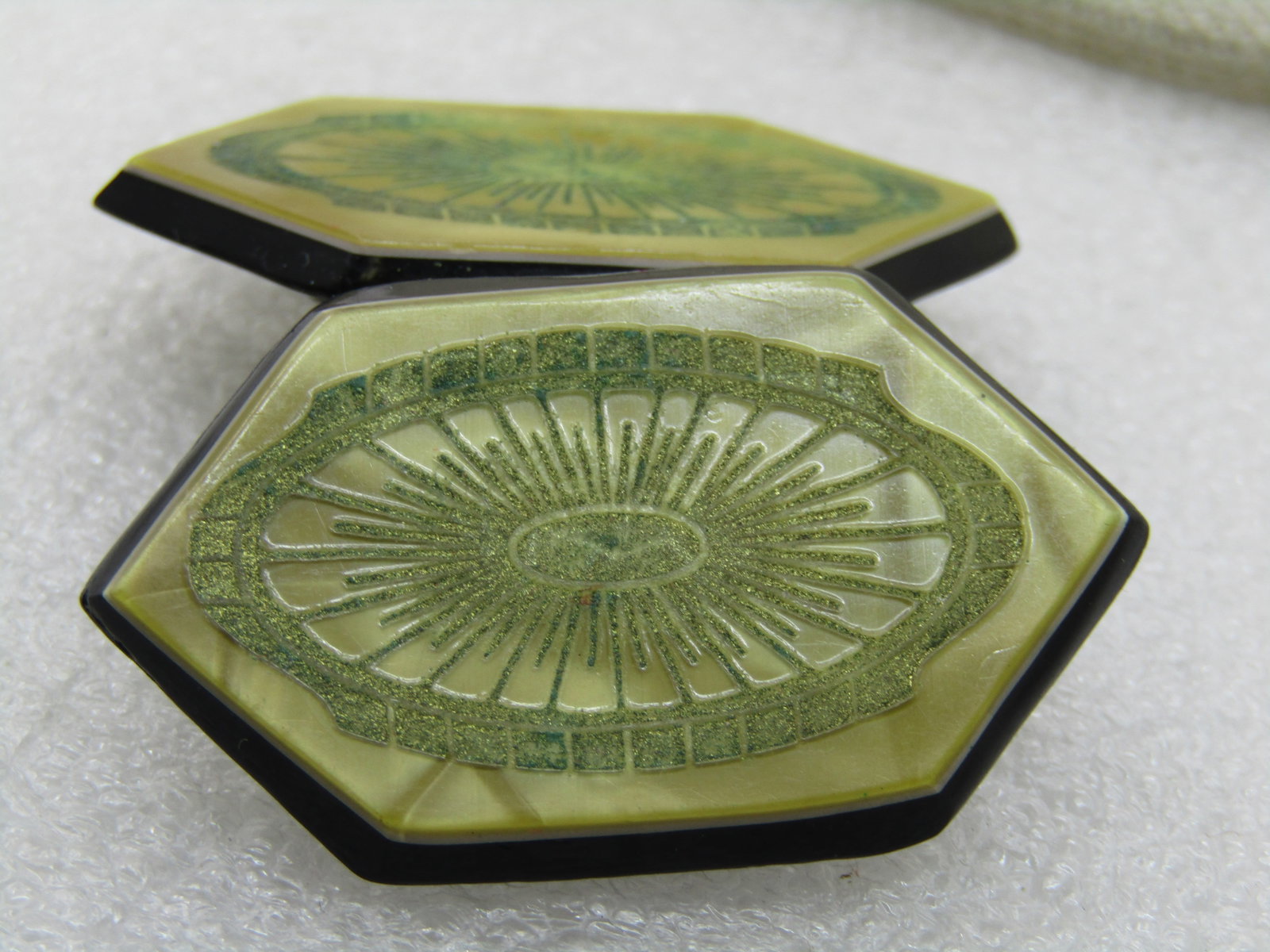 Vintage 1930's-1940's Green Buckle Set, Pointed, Plastic - 6