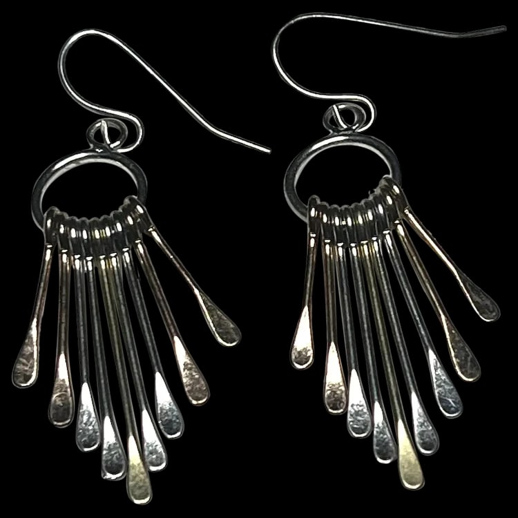 Estate Modernist Mixed Metal Earrings: Title: Estate Modernist Mixed Metal Earrings Description: Estate Modernist Mixed Metal Earrings Date/Period: Estate Materials: Did not see a Hallmark- Uncertain of the Metal Size: Weighs 4 grams, Meas