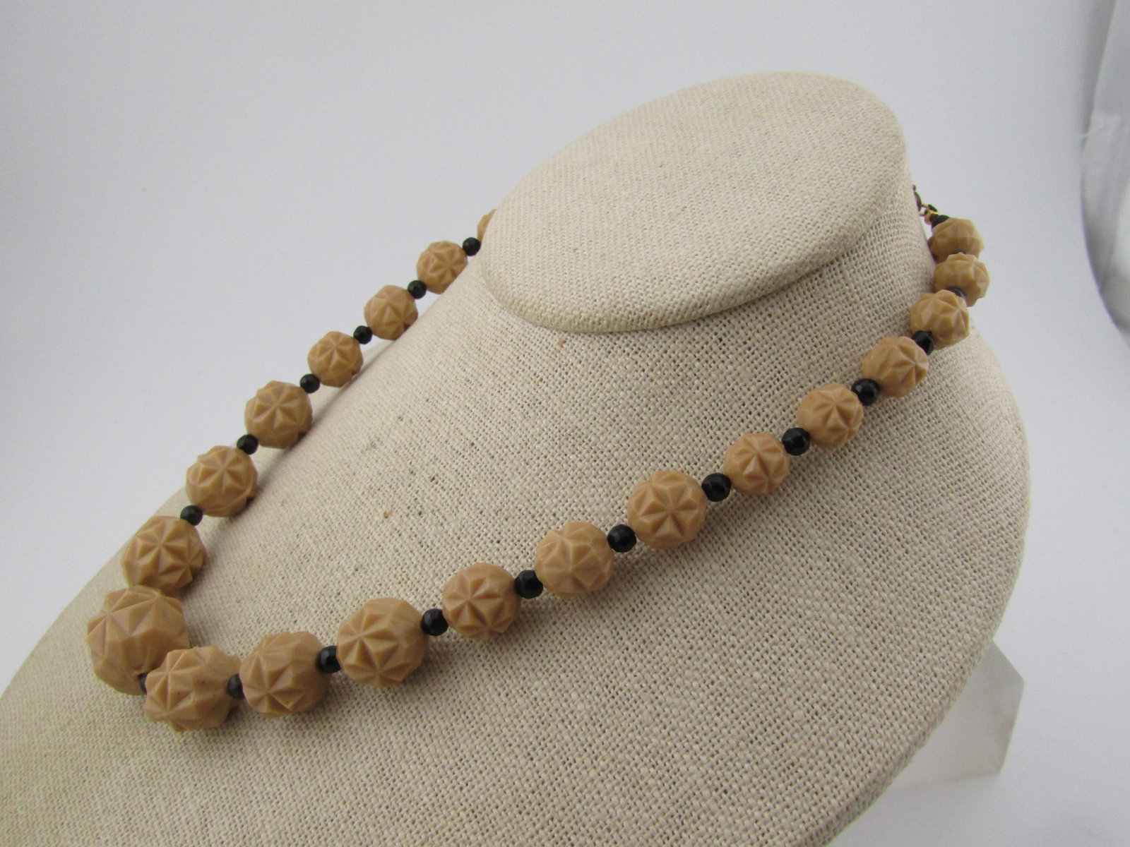 Vintage Tan/Black Graduated Pressed Glass Beaded Necklace, 17", 1950's-1960's (newer clasp) - 2