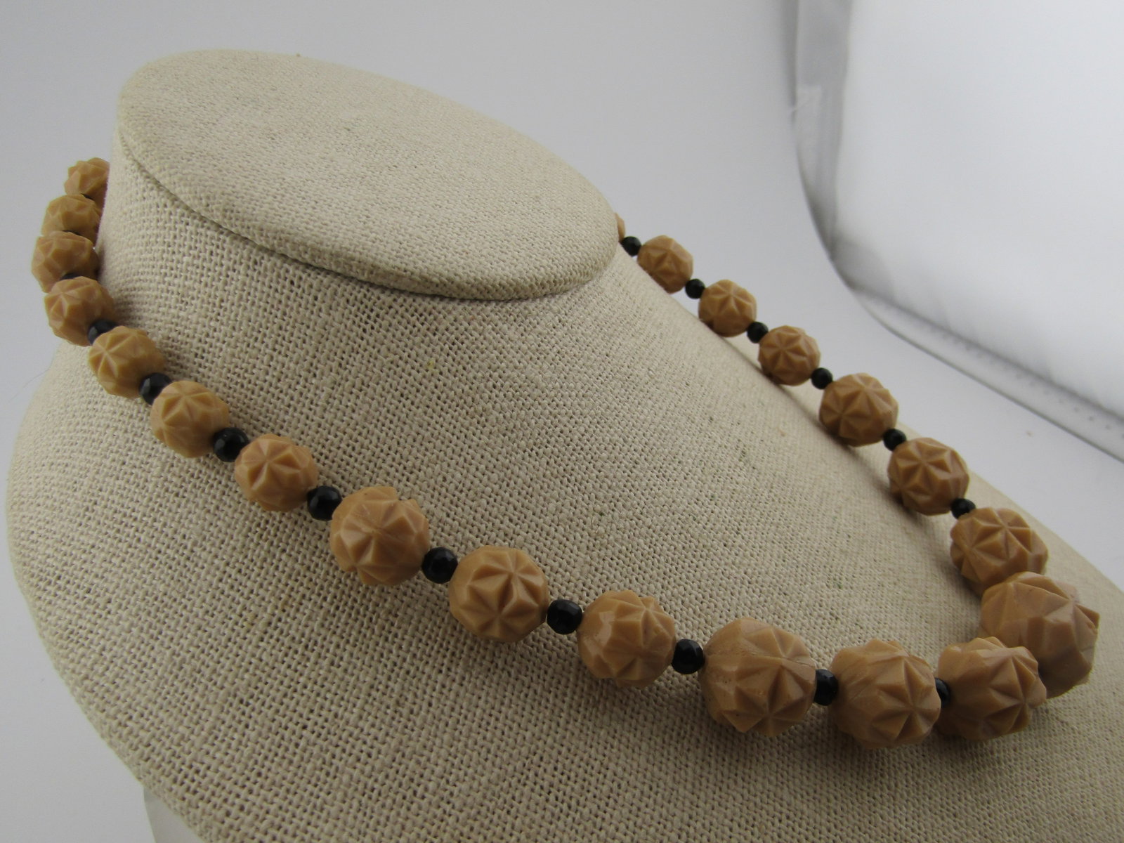Vintage Tan/Black Graduated Pressed Glass Beaded Necklace, 17", 1950's-1960's (newer clasp) - 3