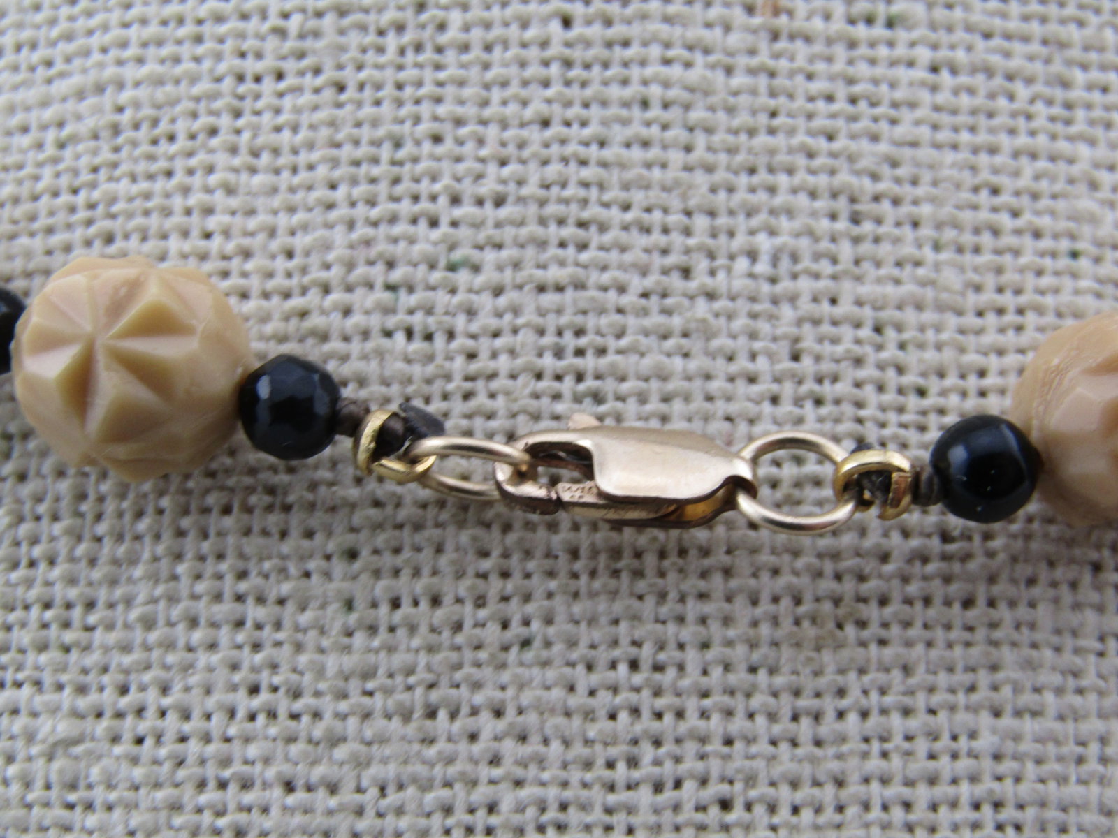 Vintage Tan/Black Graduated Pressed Glass Beaded Necklace, 17", 1950's-1960's (newer clasp) - 5