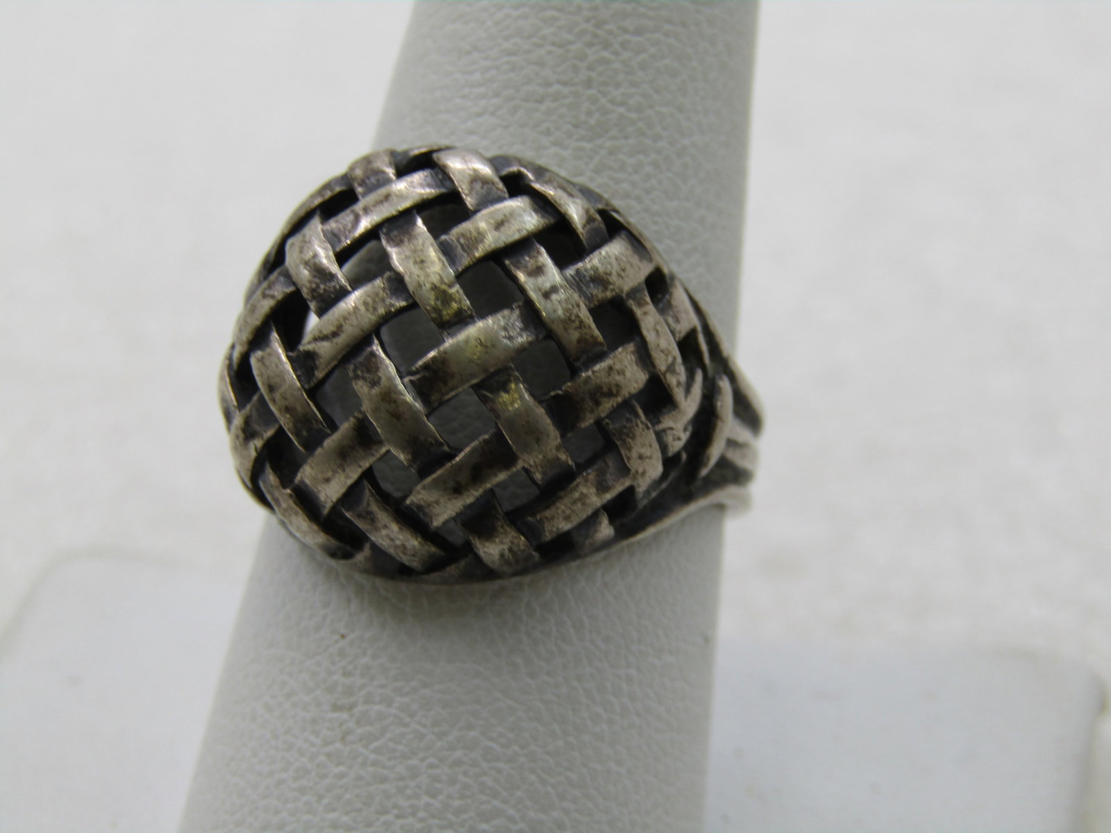 Vintage Sterling Domed Open Weave Ring, Sz. 9.5, 1960's-1970's: Vintage Sterling Domed Open Weave Ring, Sz. 9.5, 1960's-1970's, It is appx. 17.5mm down the finger and 20.5mm across the top of the finger with the band tapering down to appx. 3.5mm at the back of the