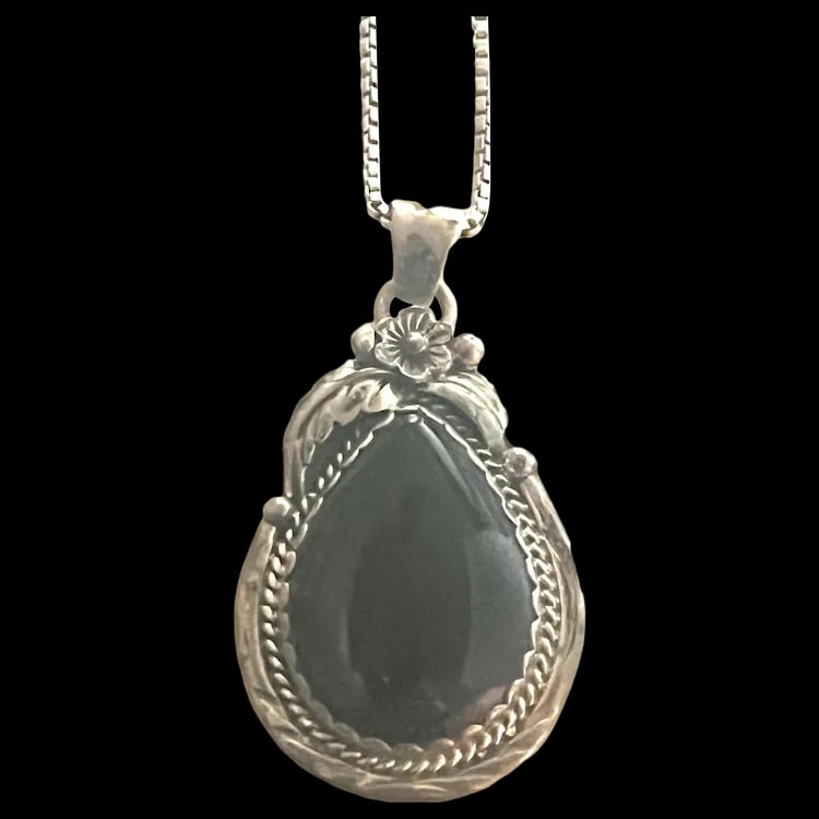 Navajo Sterling Silver and Black Onyx Necklace: Title: Navajo Sterling Silver and Black Onyx Necklace Description: Navajo Sterling Silver and Black Onyx Necklace Date/Period: Vintage Materials: Hallmarked: SN925 Size: Weighs 14.2 grams. Pendant Mea