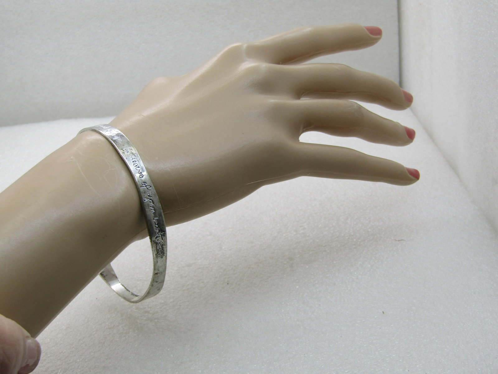Vintage "And He Will Give You the Desires of Your Heart" Bangle Bracelet, 8.75" - 5