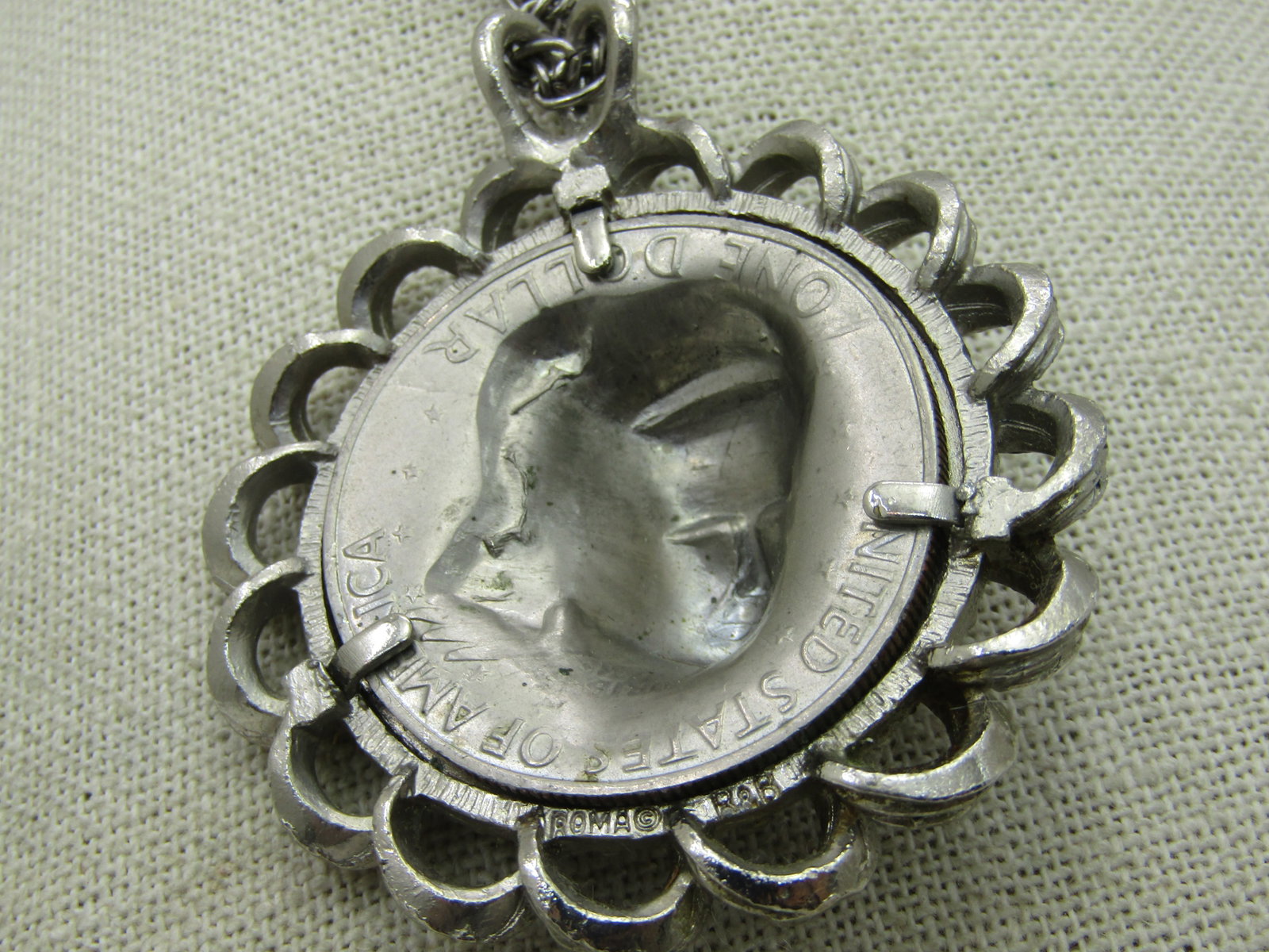 Vintage 1972 Pop-Out Repousse Dollar Coin Necklace, 22" - 4