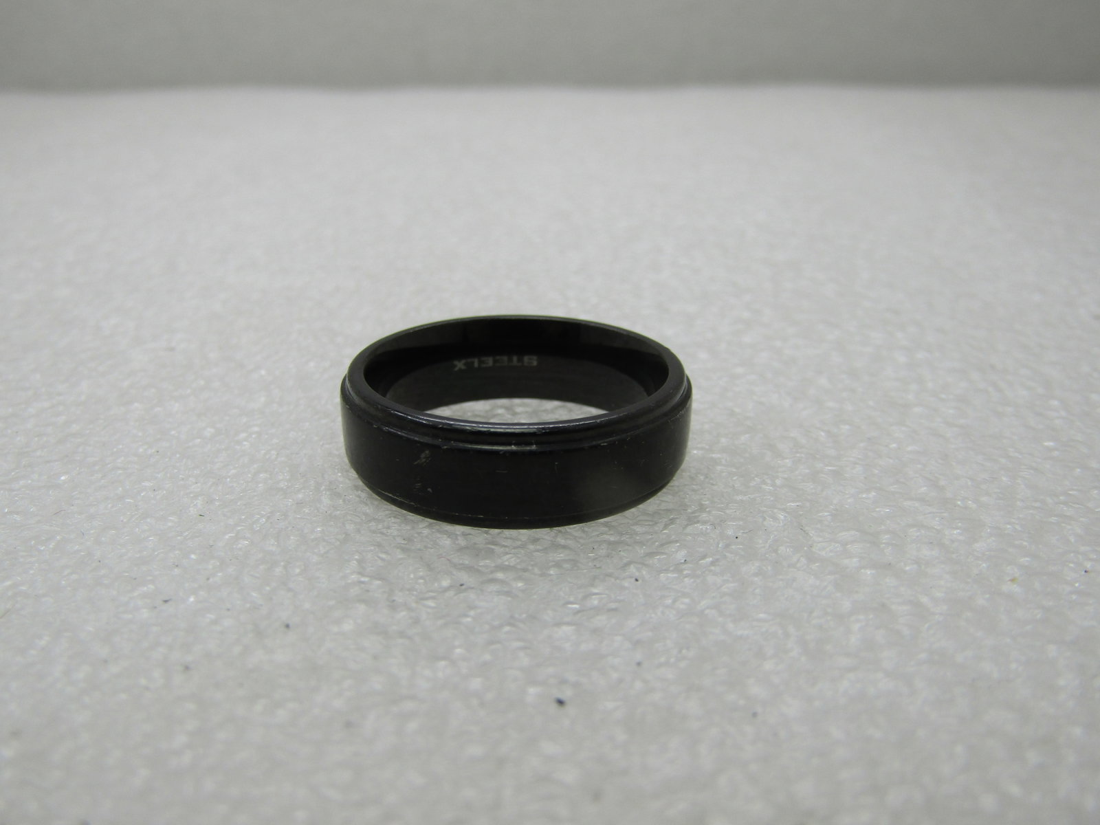Steelx Men's Black Steel Ring, Sz. 10.5, 6.5mm wide, tiered edges. - 6
