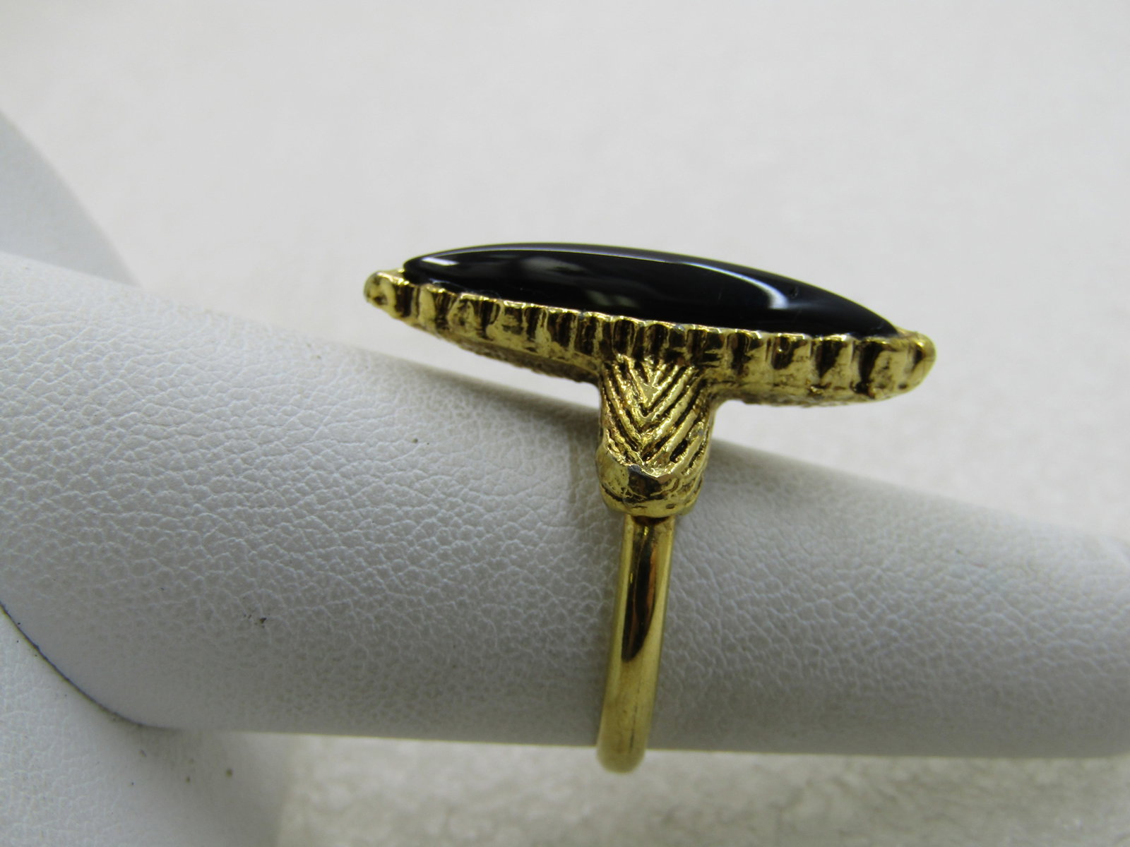 Vintage Vogue Signed Black Stone Pointed Ring, Adjustable - 2