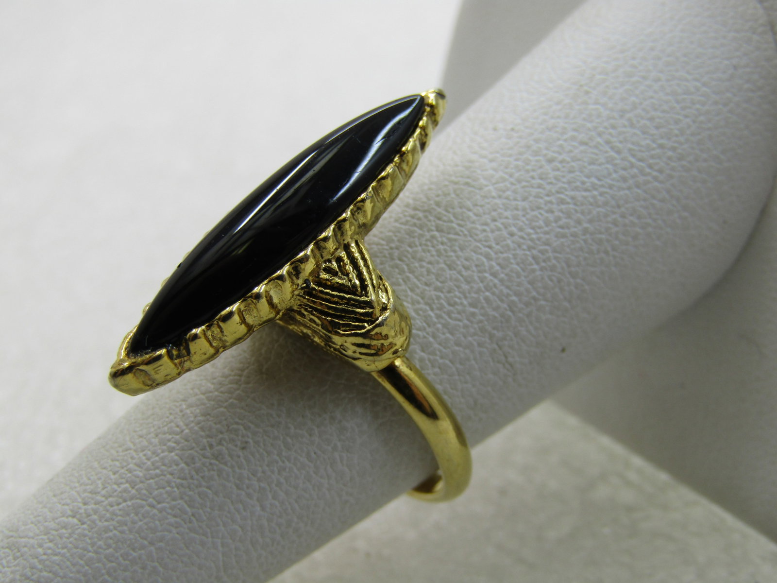 Vintage Vogue Signed Black Stone Pointed Ring, Adjustable - 4