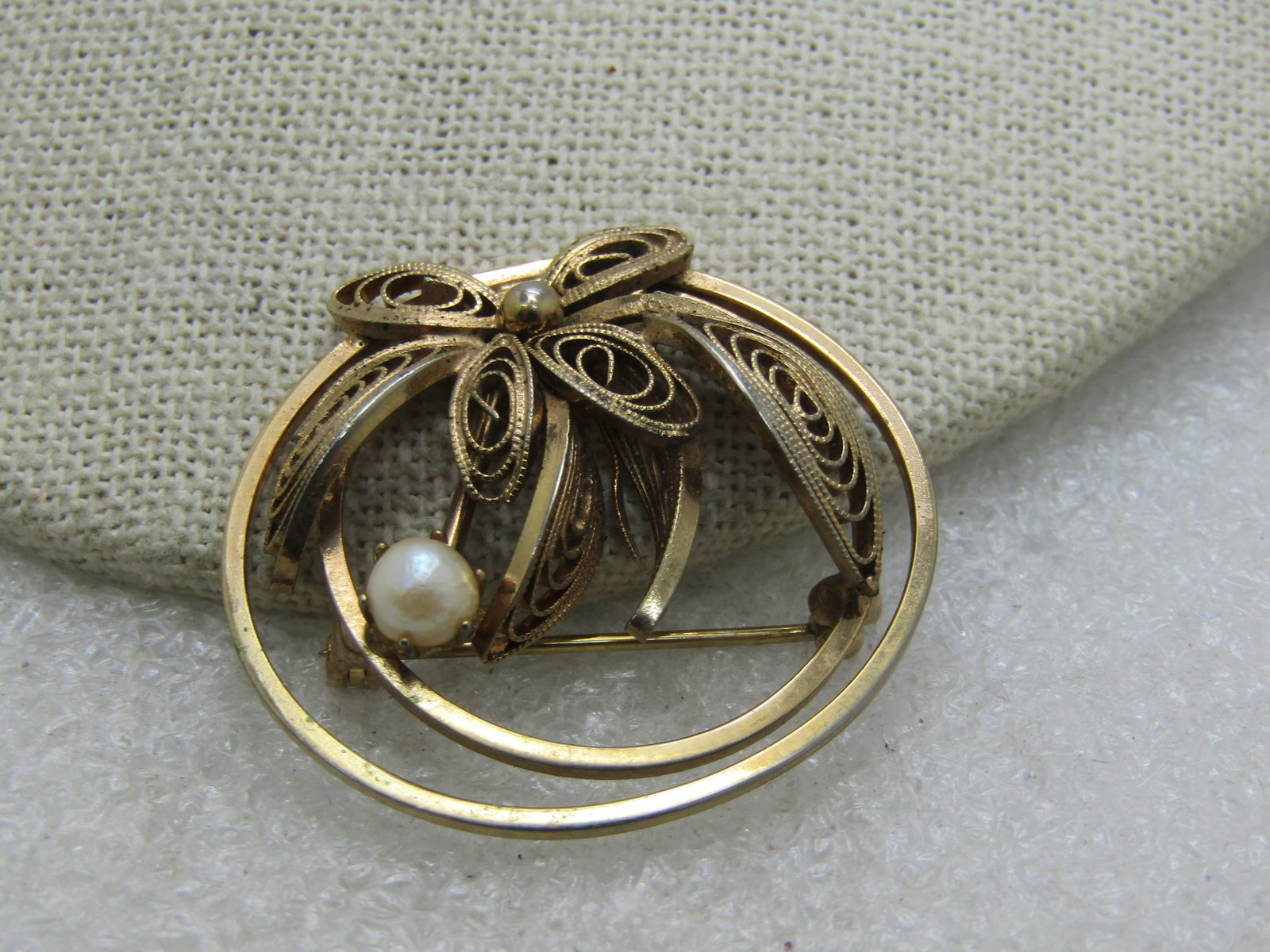 Vintage Faux Pearl Filigree Floral Circle Brooch, 1960's, 1.5" Gold Tone - 4