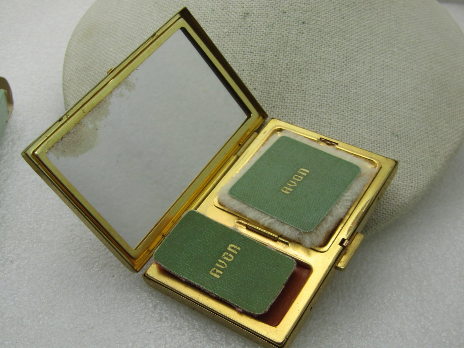 Vintage Avon Double Compact Paul Revere Red, In Box. Bamboo Lid, Unused - 2