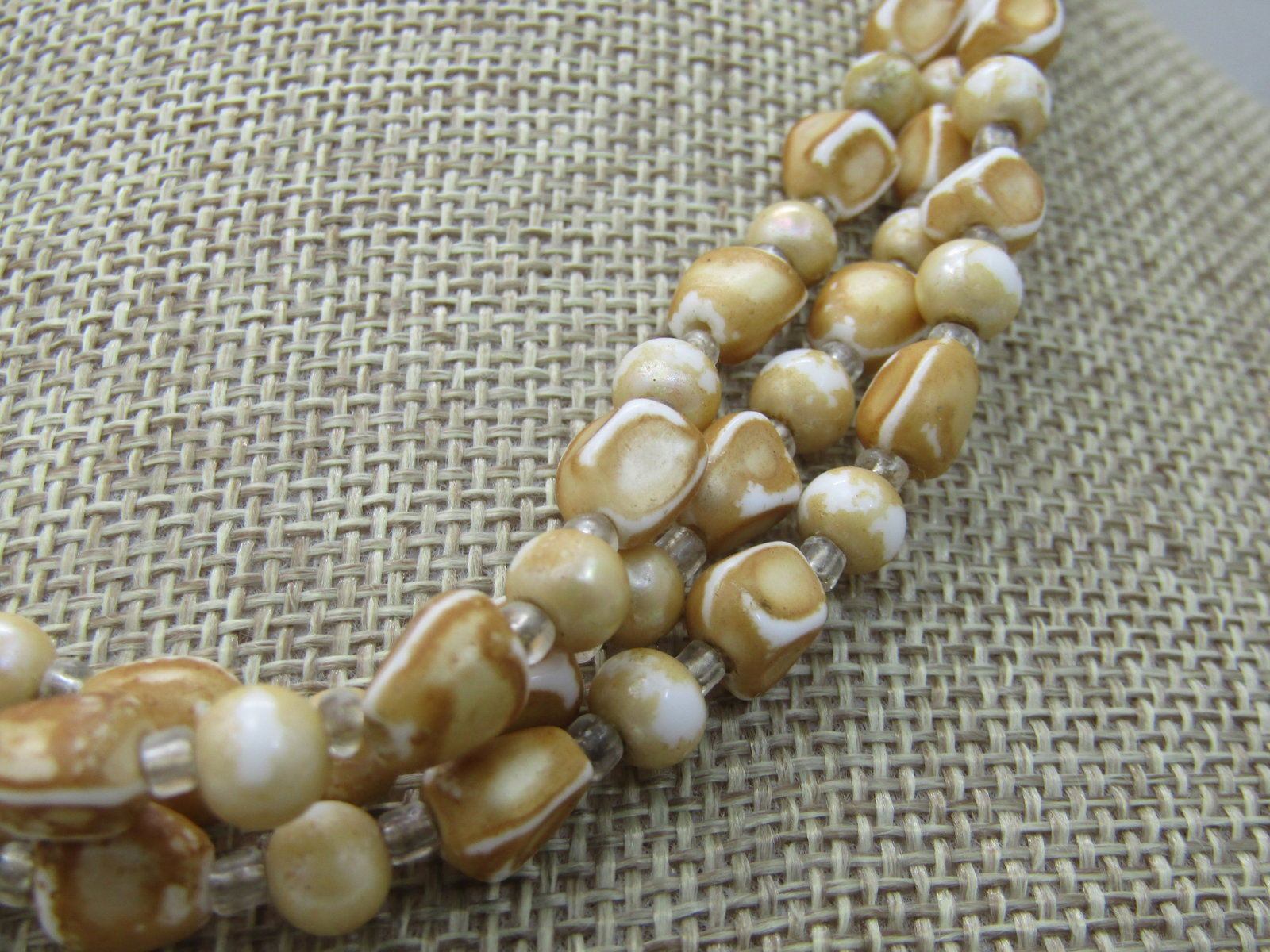 Vintage Triple Strand white/Gold Necklace, Nugget-like. 17", Japan - 3