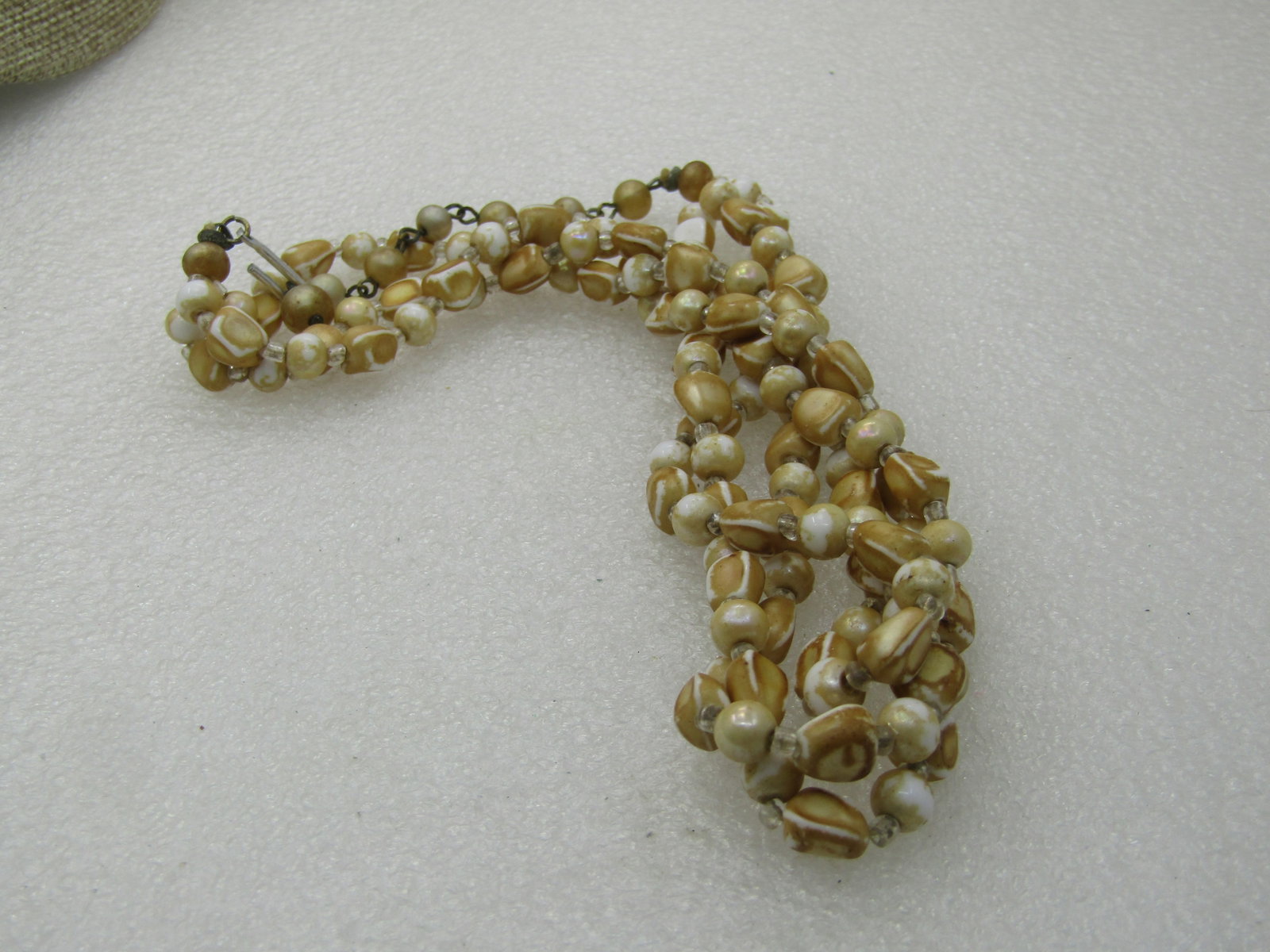 Vintage Triple Strand white/Gold Necklace, Nugget-like. 17", Japan - 6