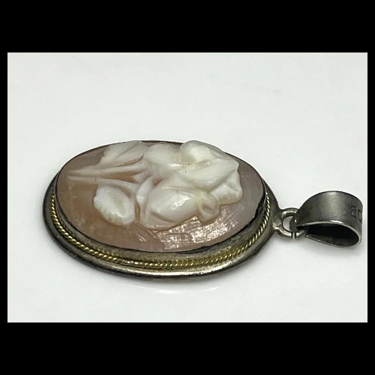 Vintage 800 Silver Shell Cameo Flower Pendant - 4