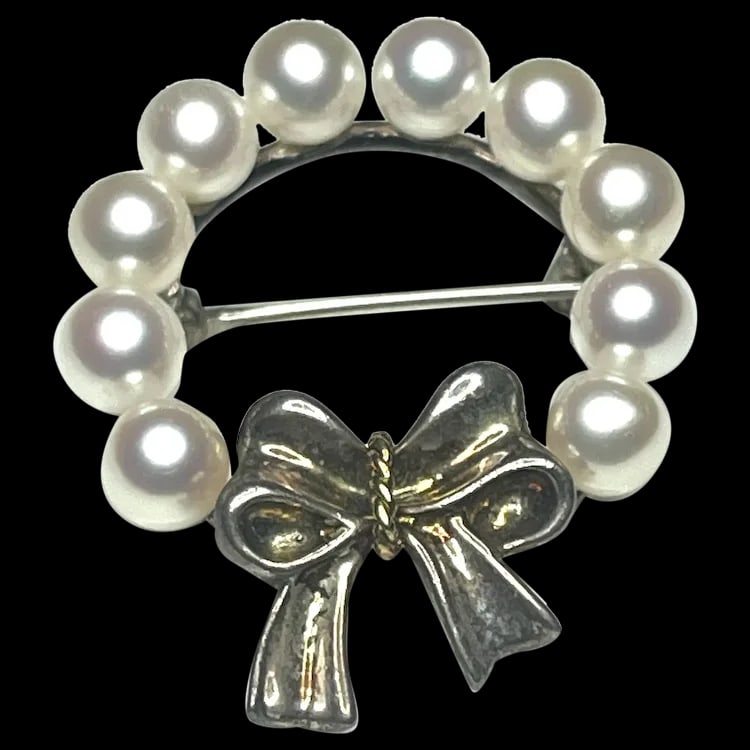 Estate 1989 Tiffany & Co Pearl Bow Wreath Brooch/Pin (1 of 6)