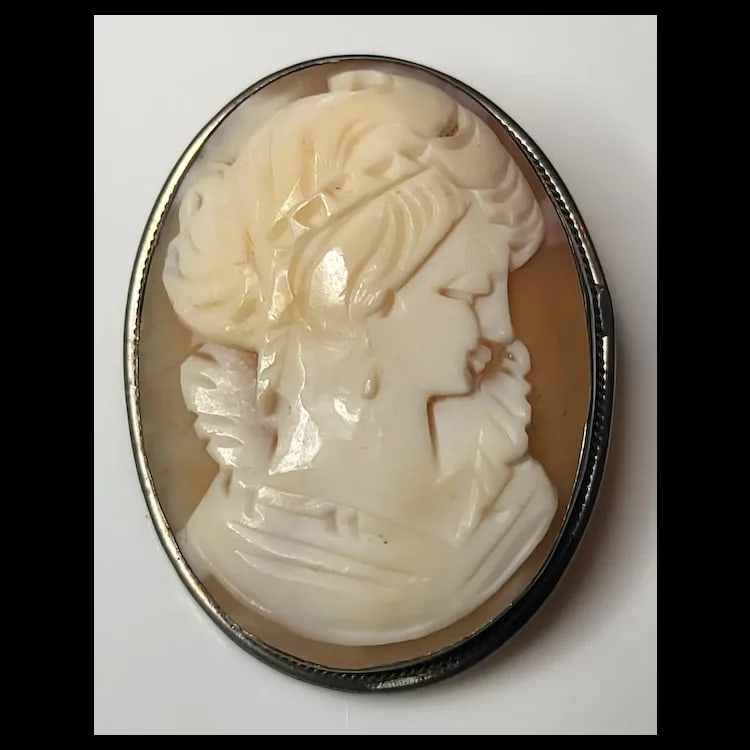 Vintage Silver Hand-Carved Shell Cameo Pendant/Brooch - 2