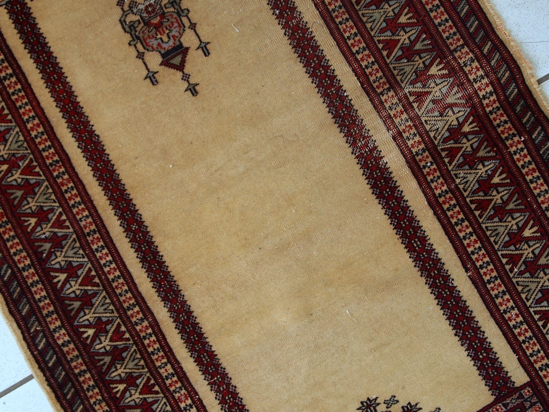 Handmade vintage prayer Pakistani Lahore rug 2.5' x 4.6' (77cm x 140cm) 1960s - 5