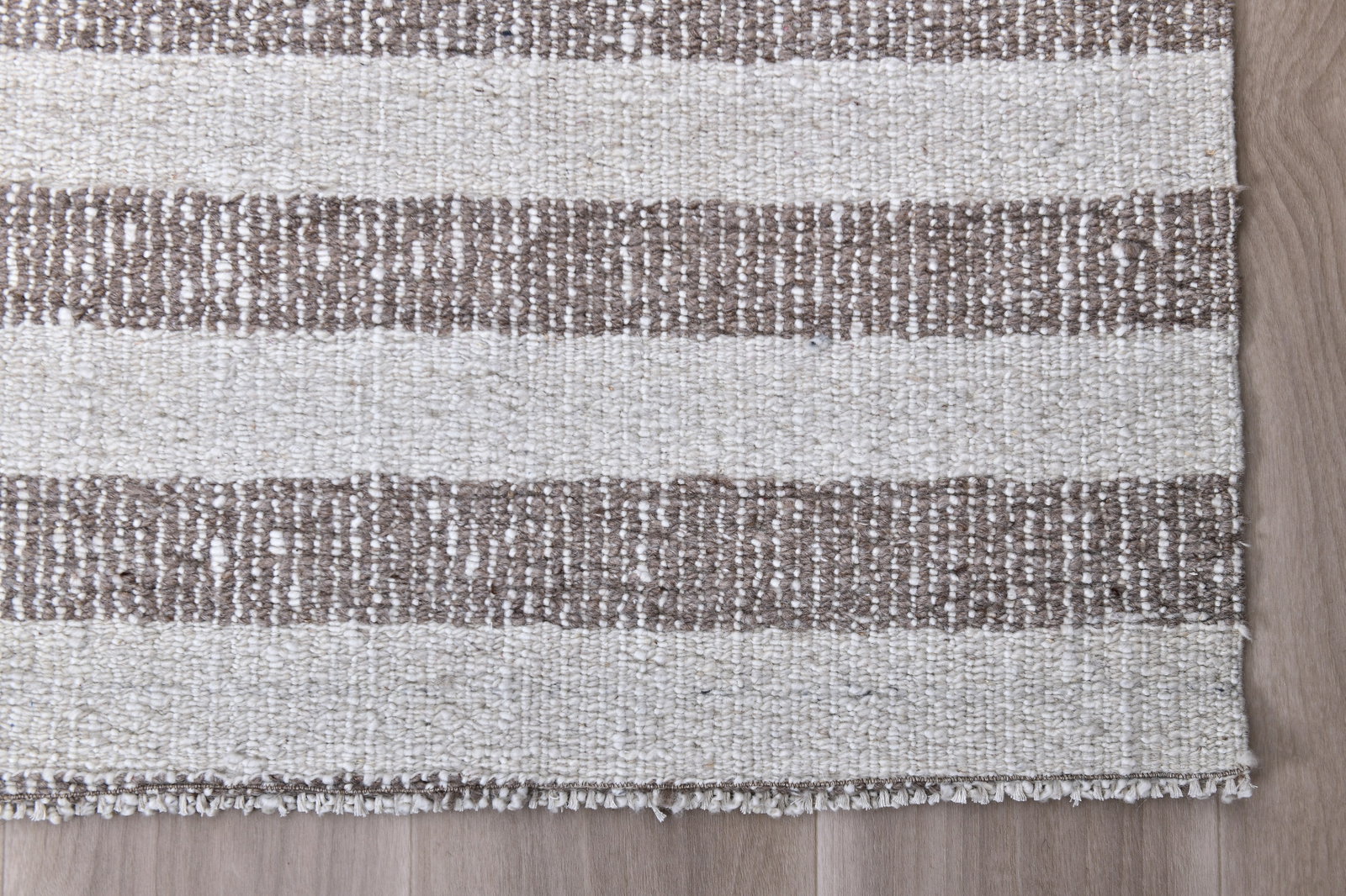 4'7'' x 7'6'' Turkish Handmade Kilim Rug - 241169 - 10
