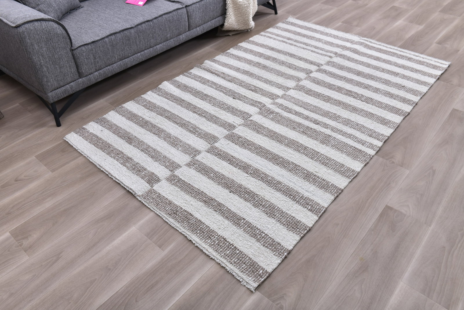 4'7'' x 7'6'' Turkish Handmade Kilim Rug - 241169 - 2