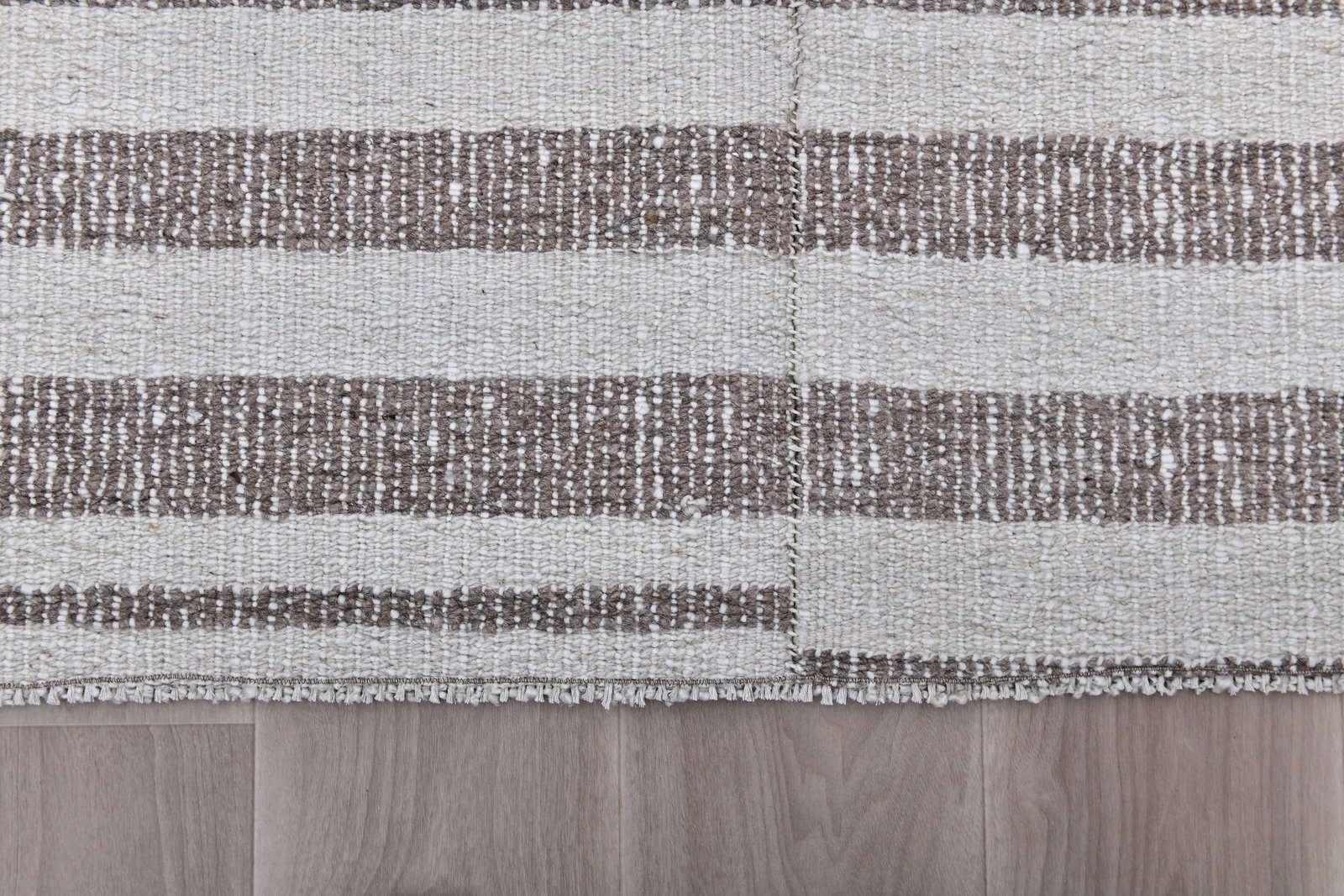 4'7'' x 7'6'' Turkish Handmade Kilim Rug - 241169 - 9