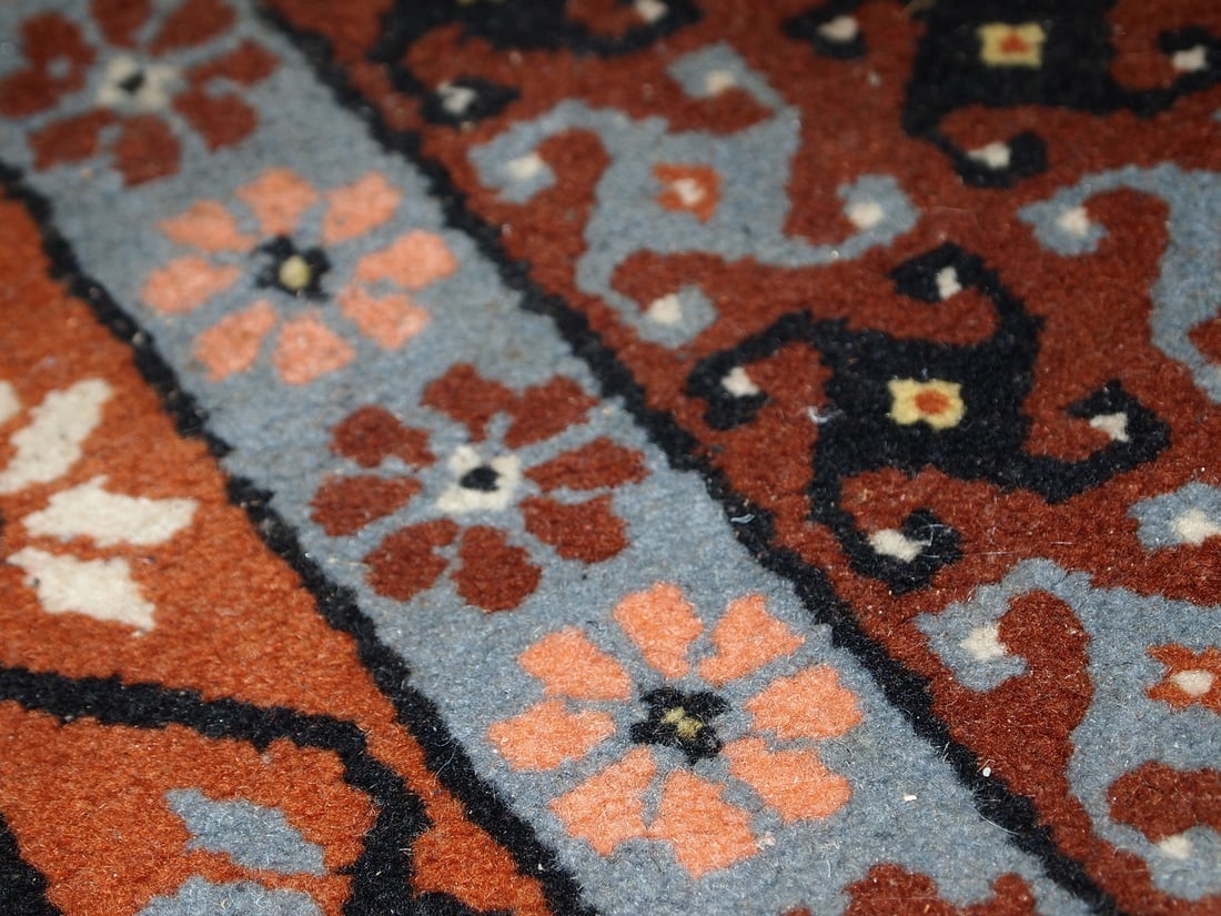 Handmade vintage Moroccan Berber rug 2.6' x 5.6' (81cm x 170cm) 1970s - 9