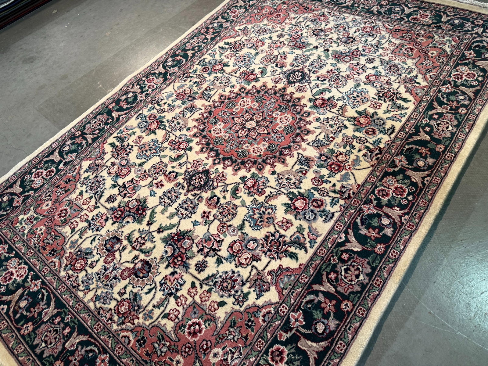 Superb Silk&Wool Tabriz Rug 4x6 - 7
