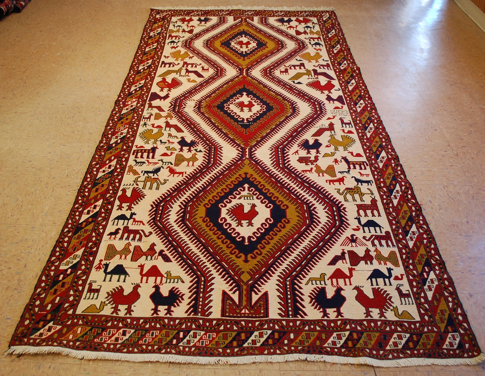 CAUCASIAN SOUMAK KILIM 4.8x9.9: Title:CAUCASIAN SOUMAK KILIM 4.8x9.9 Descritpion:ANTIQUE EXCLUSIVE VEGETABLE DYE HIGH KPSI HIGHLY DETAILED WITH MANY SUBJECTS INCLUDING HUMAN CHARACTORS CAUCASIAN SOUMAK or SUMAKH KILIM FLAT WEAVE