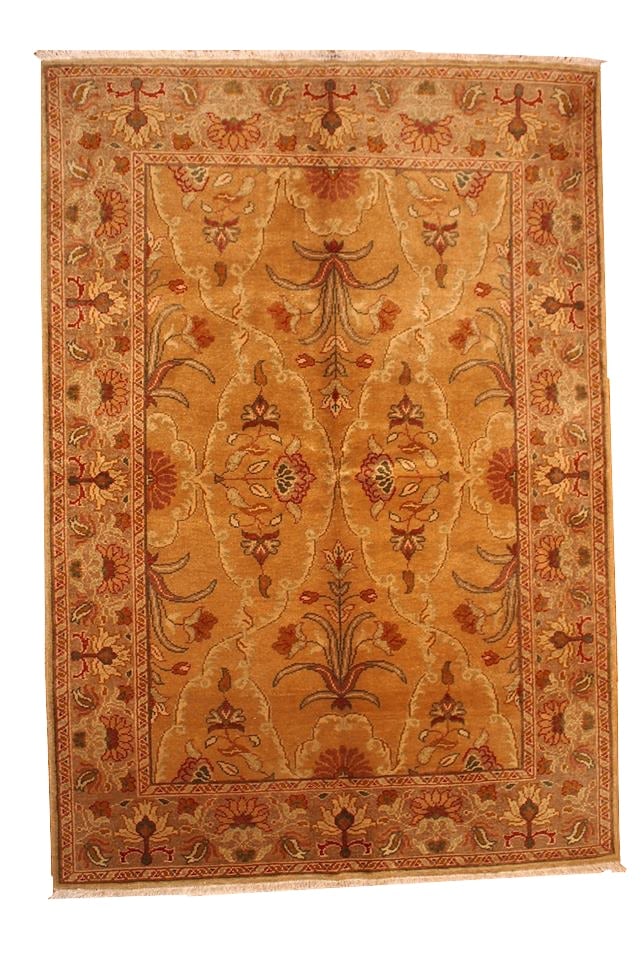 Handmade vintage Turkish Sivas rug 4' x 6' ( 122cm x 183cm ) 1980s: Title: Handmade vintage Turkish Sivas rug 4' x 6' ( 122cm x 183cm ) 1980s Origin:Turkey Dimensions: 4' x 6' ( 122cm x 183cm ) Materials:wool Year:1980s Description:Turkish hand made rug in soft colour